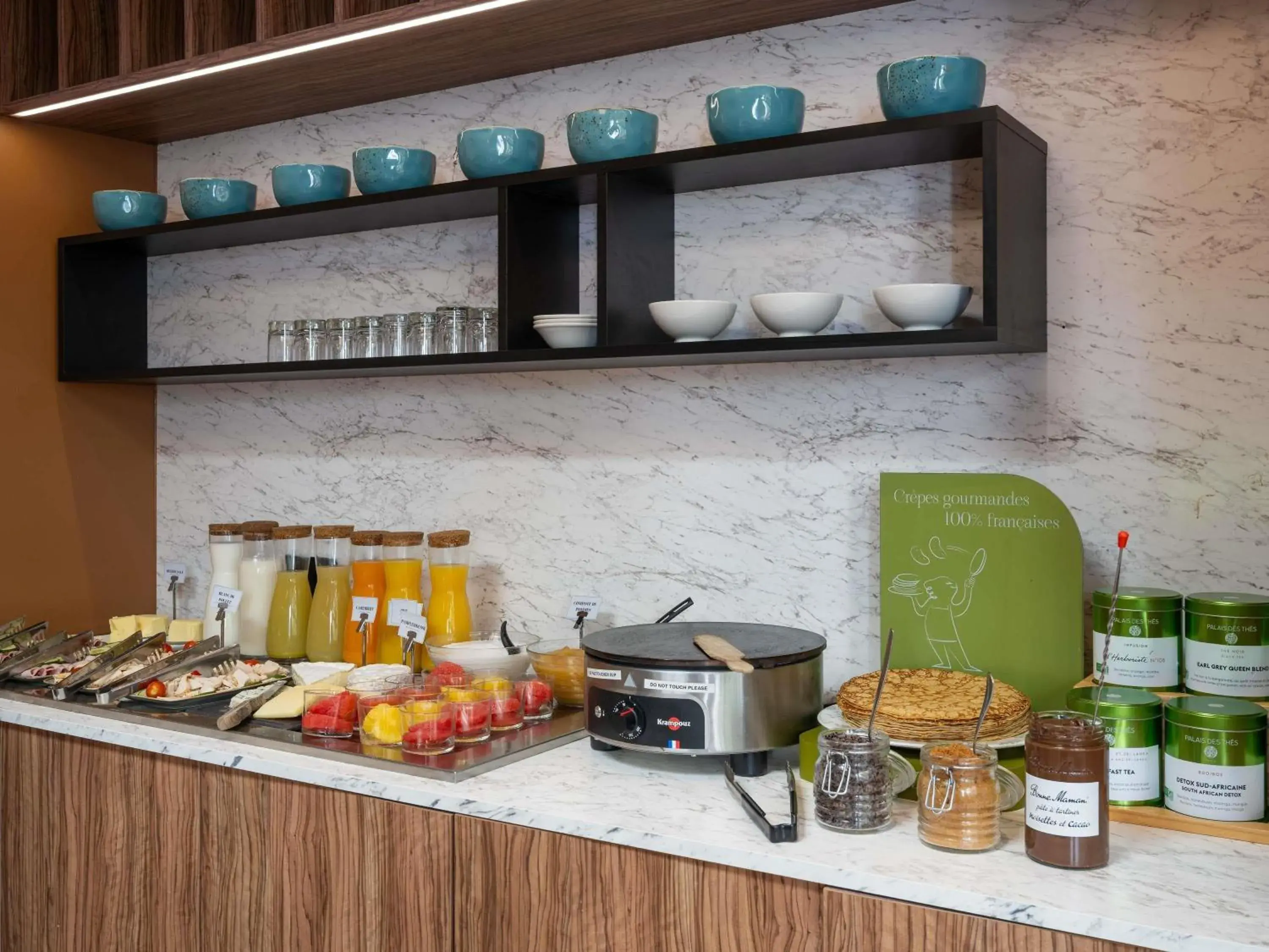 Breakfast in Mercure Paris 15 Porte de Versailles Breakfast in Mercure Paris 15 Porte de Versailles