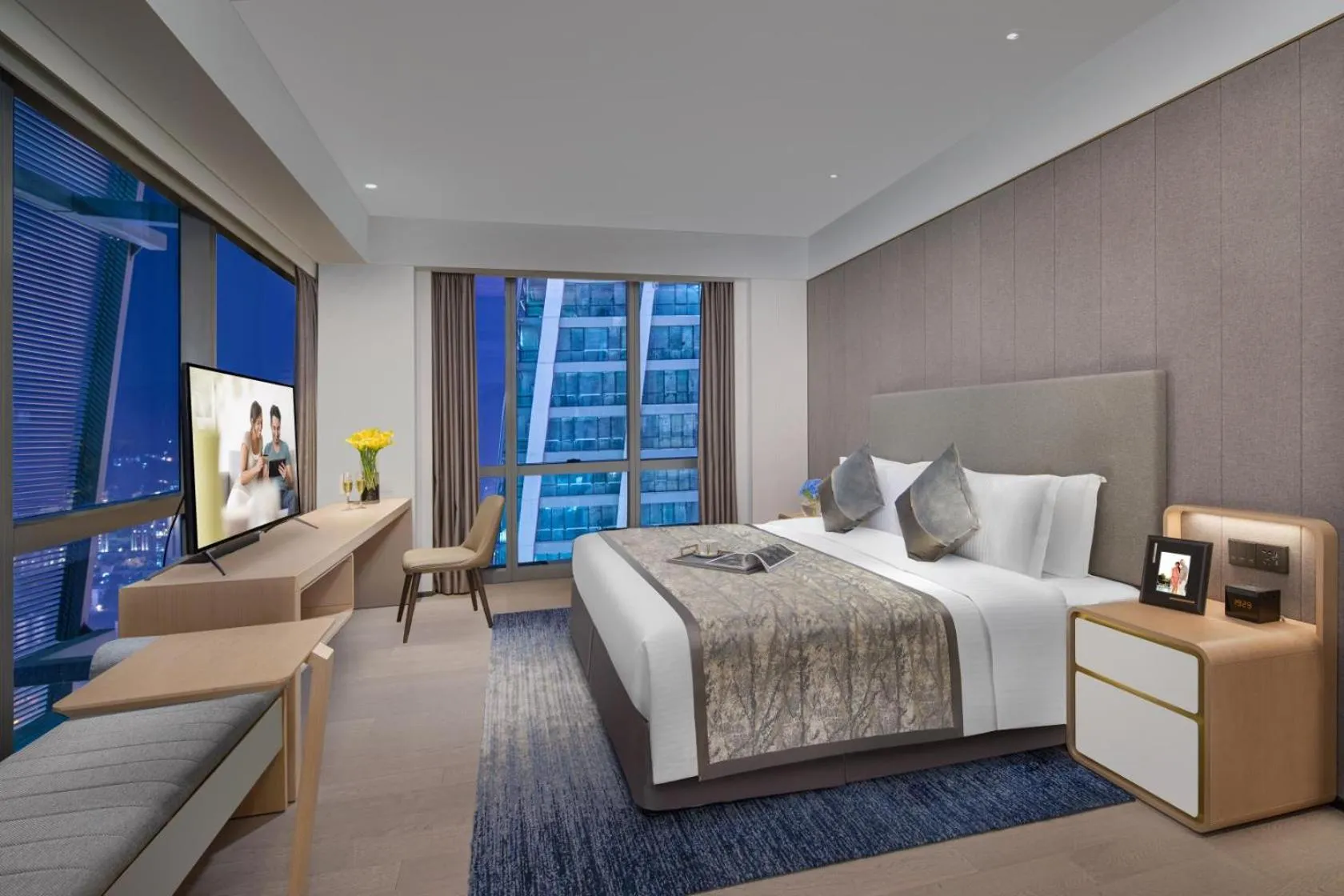 Photo of the whole room, Bed in Ascott Raffles City Chongqing