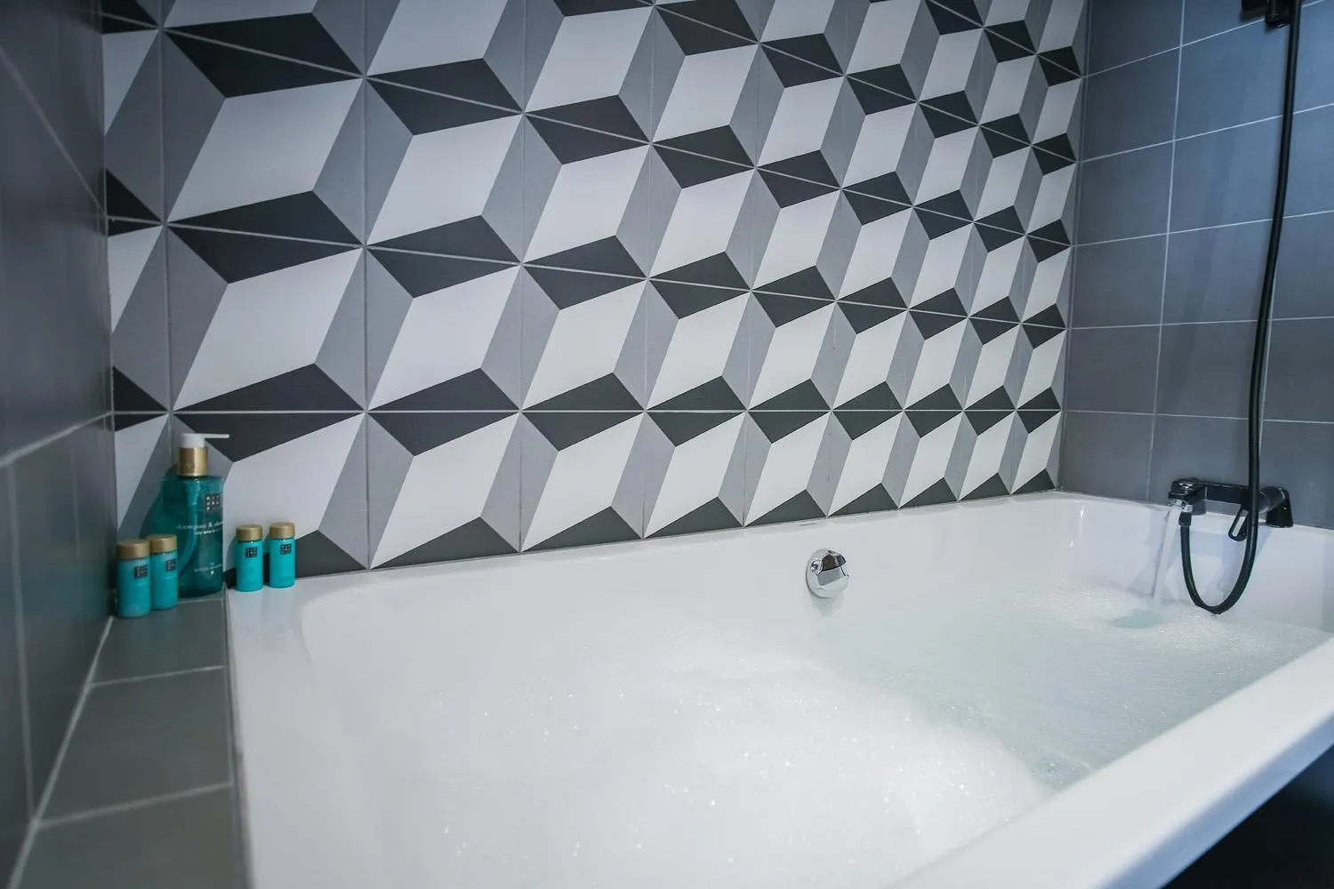 Bath in Fahrenheit Seven Val Thorens