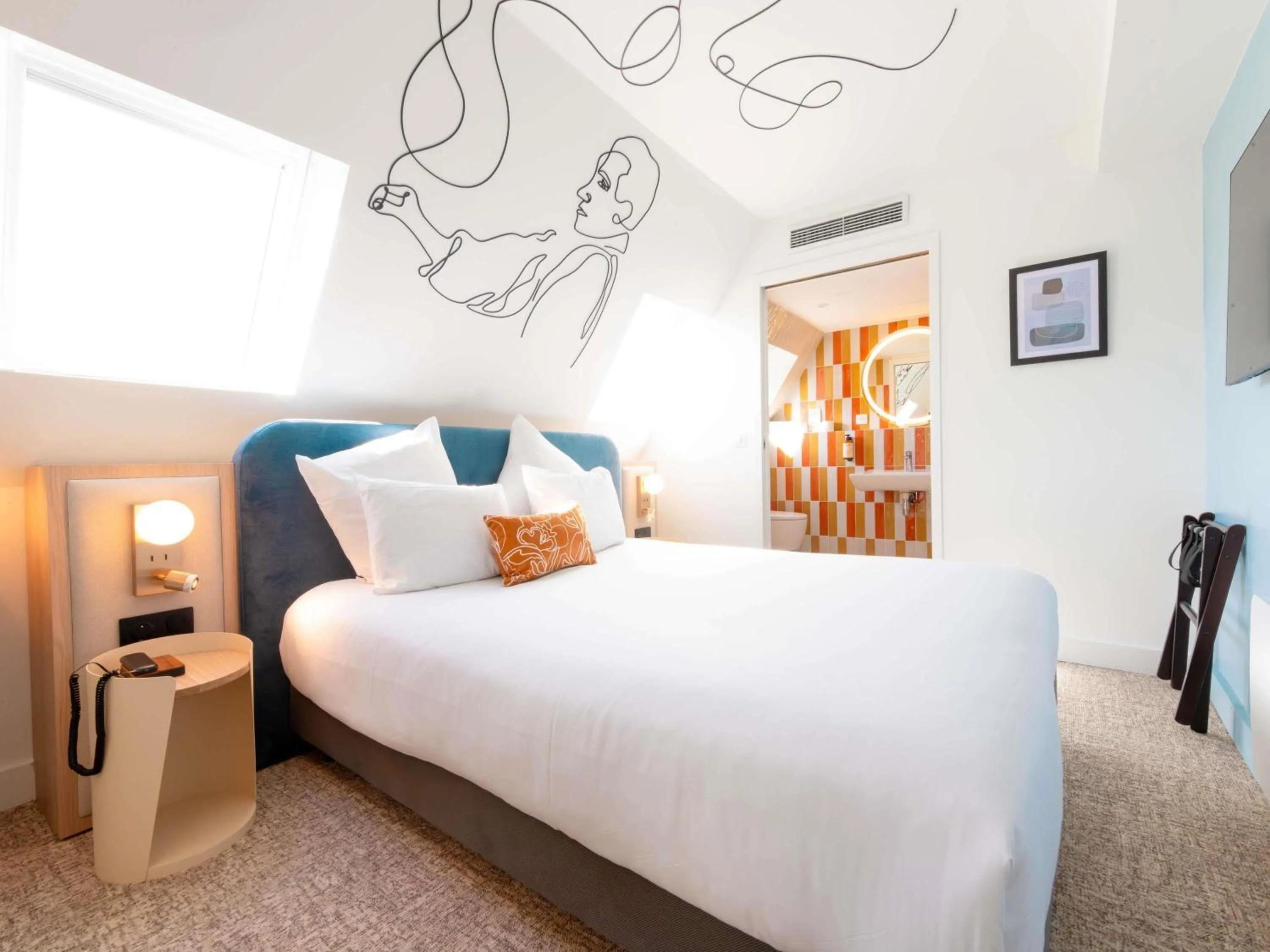 Bedroom, Bed in Mercure Paris Montparnasse Raspail