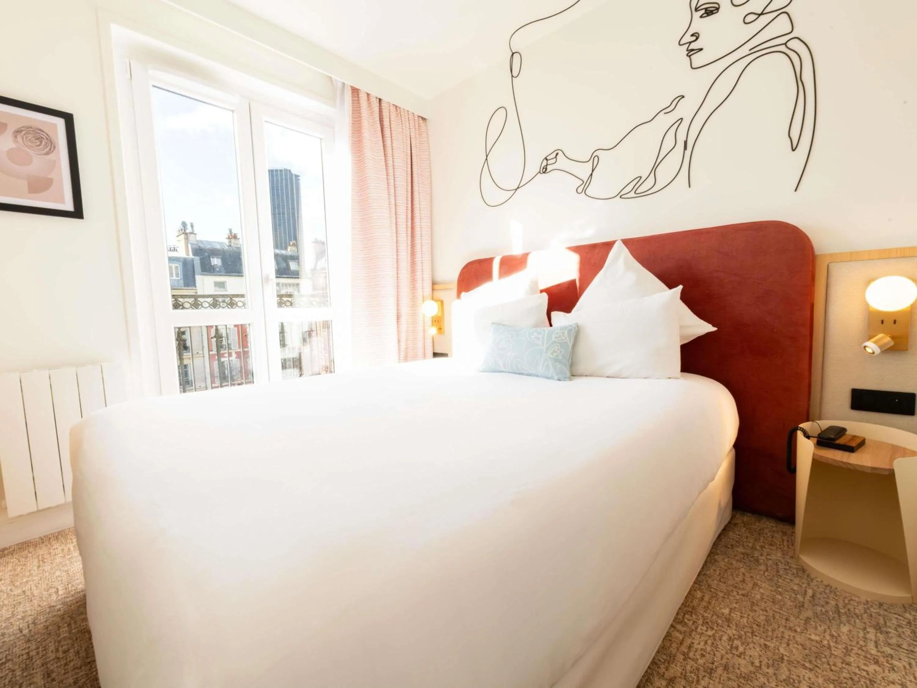 Bedroom, Bed in Mercure Paris Montparnasse Raspail