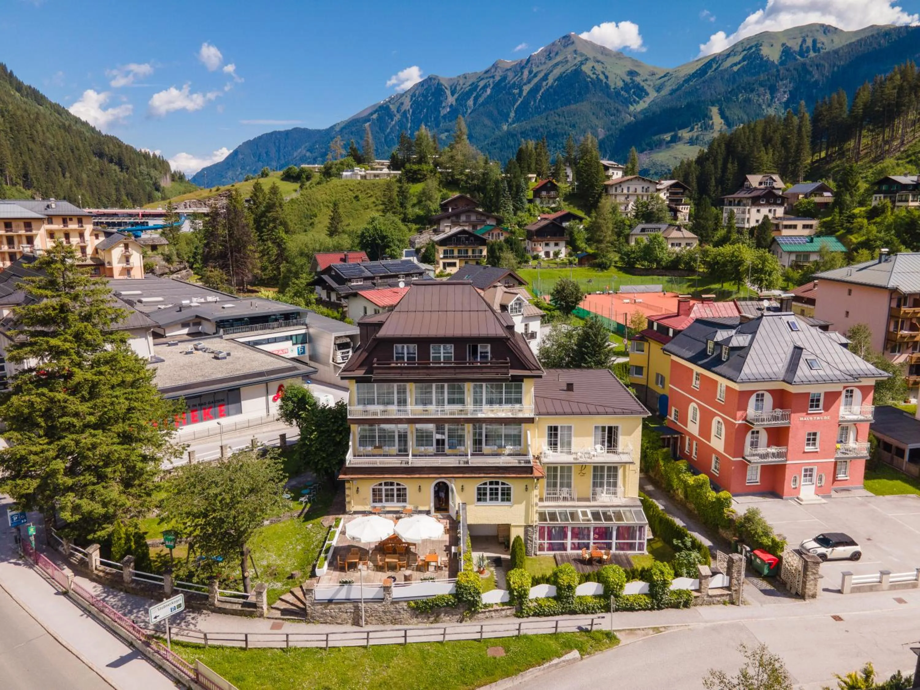 Property building in Hotel Lindenhof