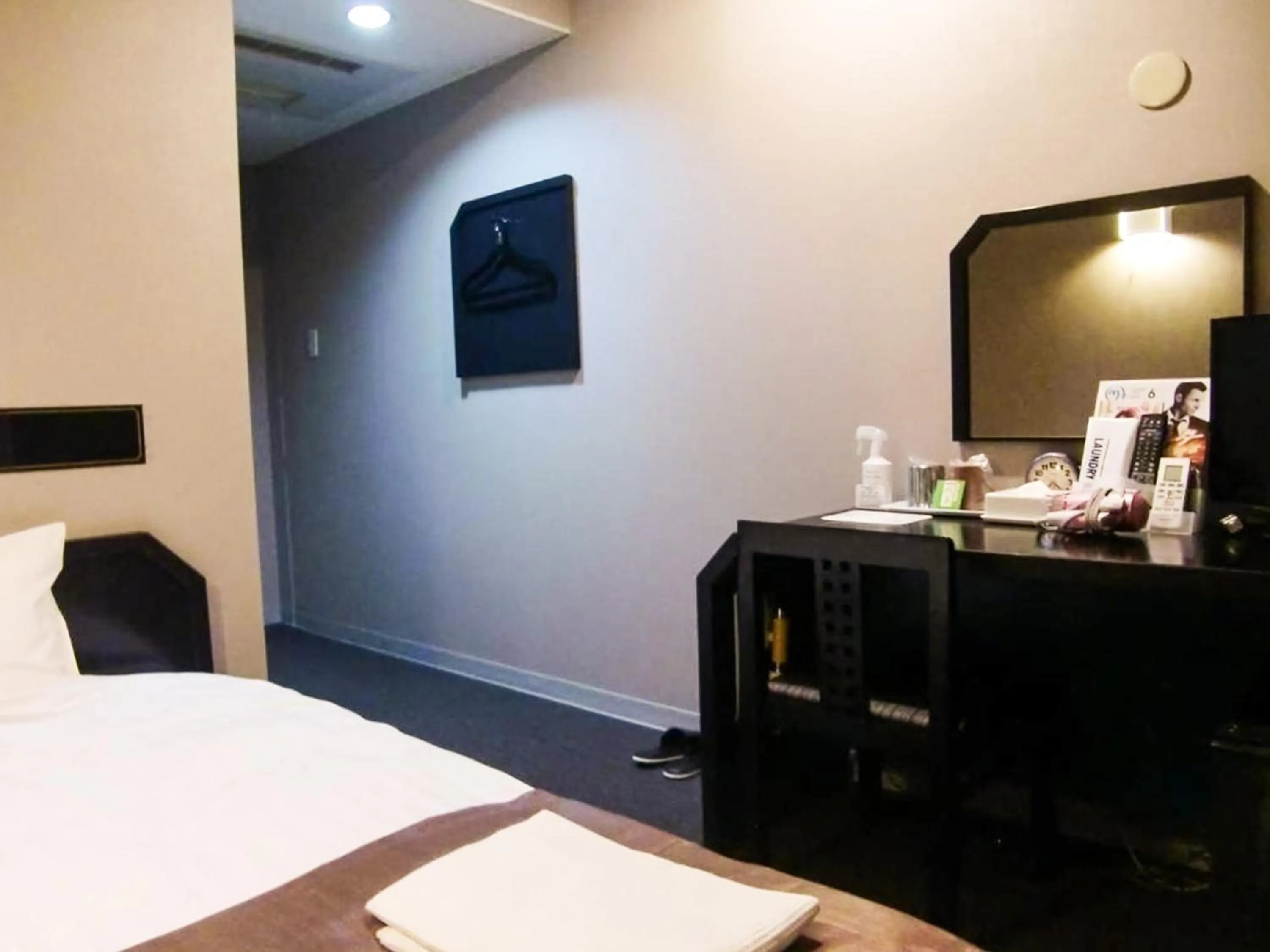 Photo of the whole room, Bed in Hotel Abest Shin-Anjo-Ekimae