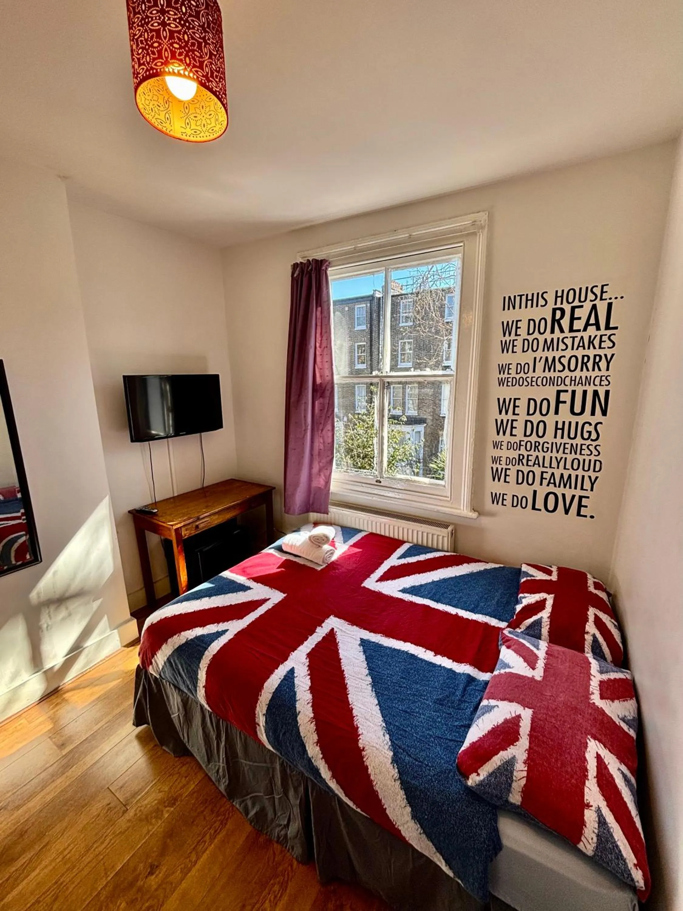 Photo of the whole room, Bed in Saint James Backpackers