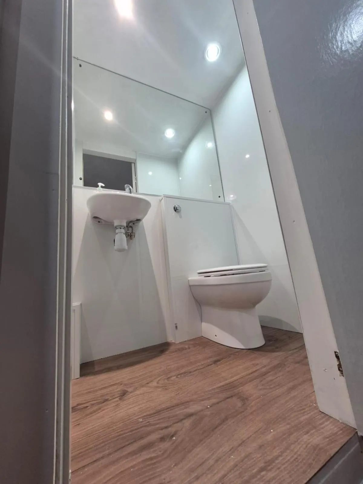 Bathroom in Saint James Backpackers