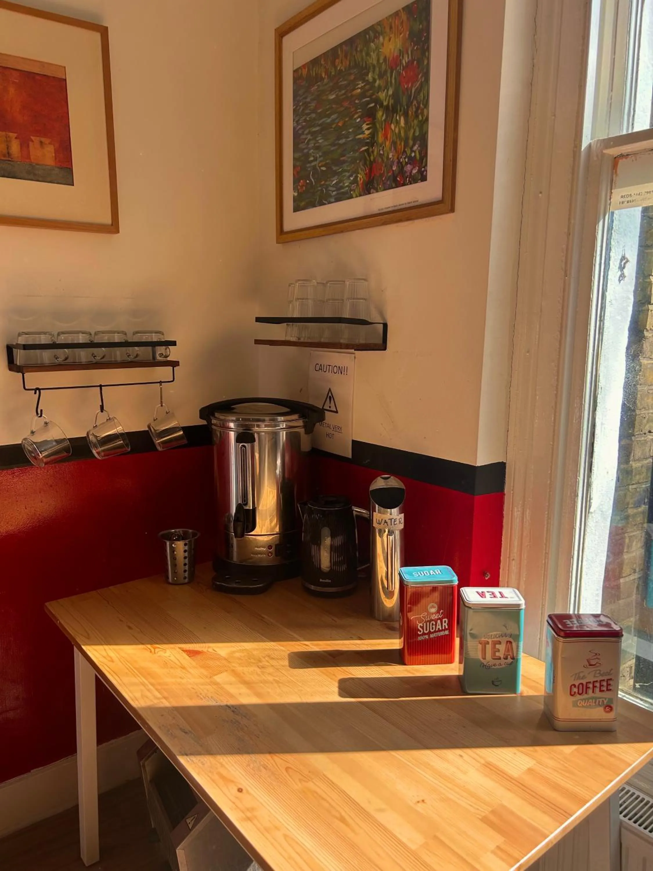 Coffee/tea facilities in Saint James Backpackers