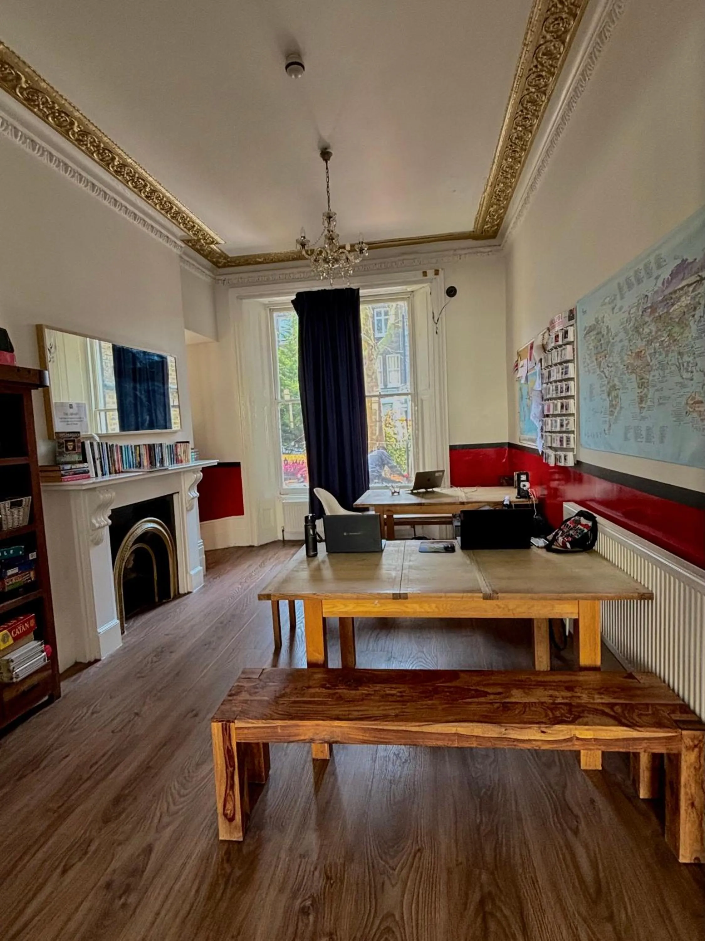 Living room in Saint James Backpackers
