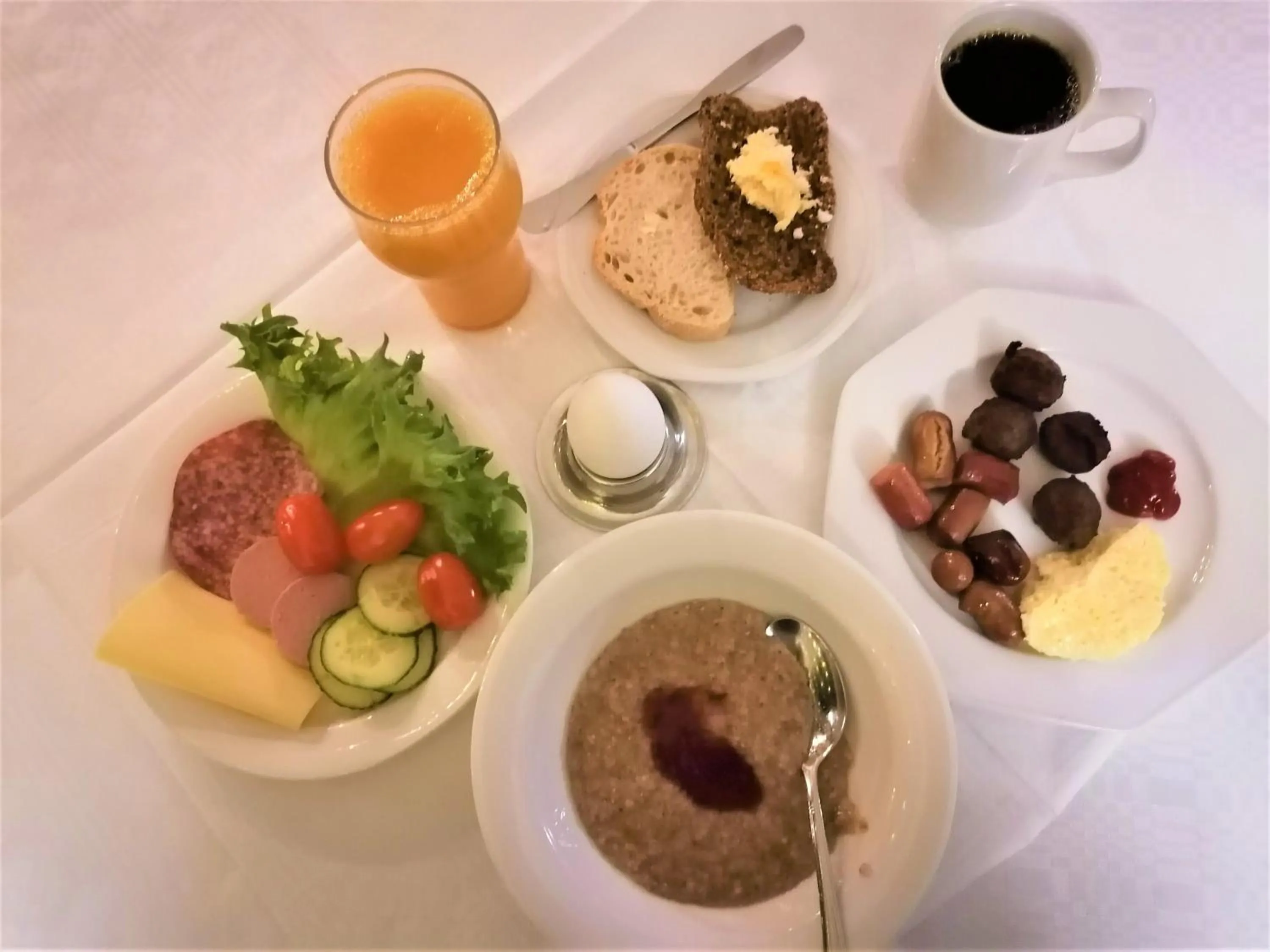 Breakfast in Kylpylähotelli Kiannon Kuohut