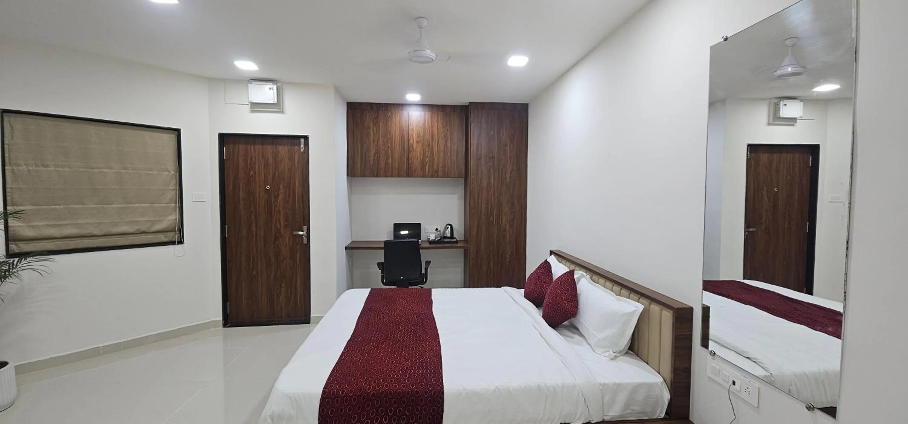 Photo of the whole room, Bed in Daze Off Studio house