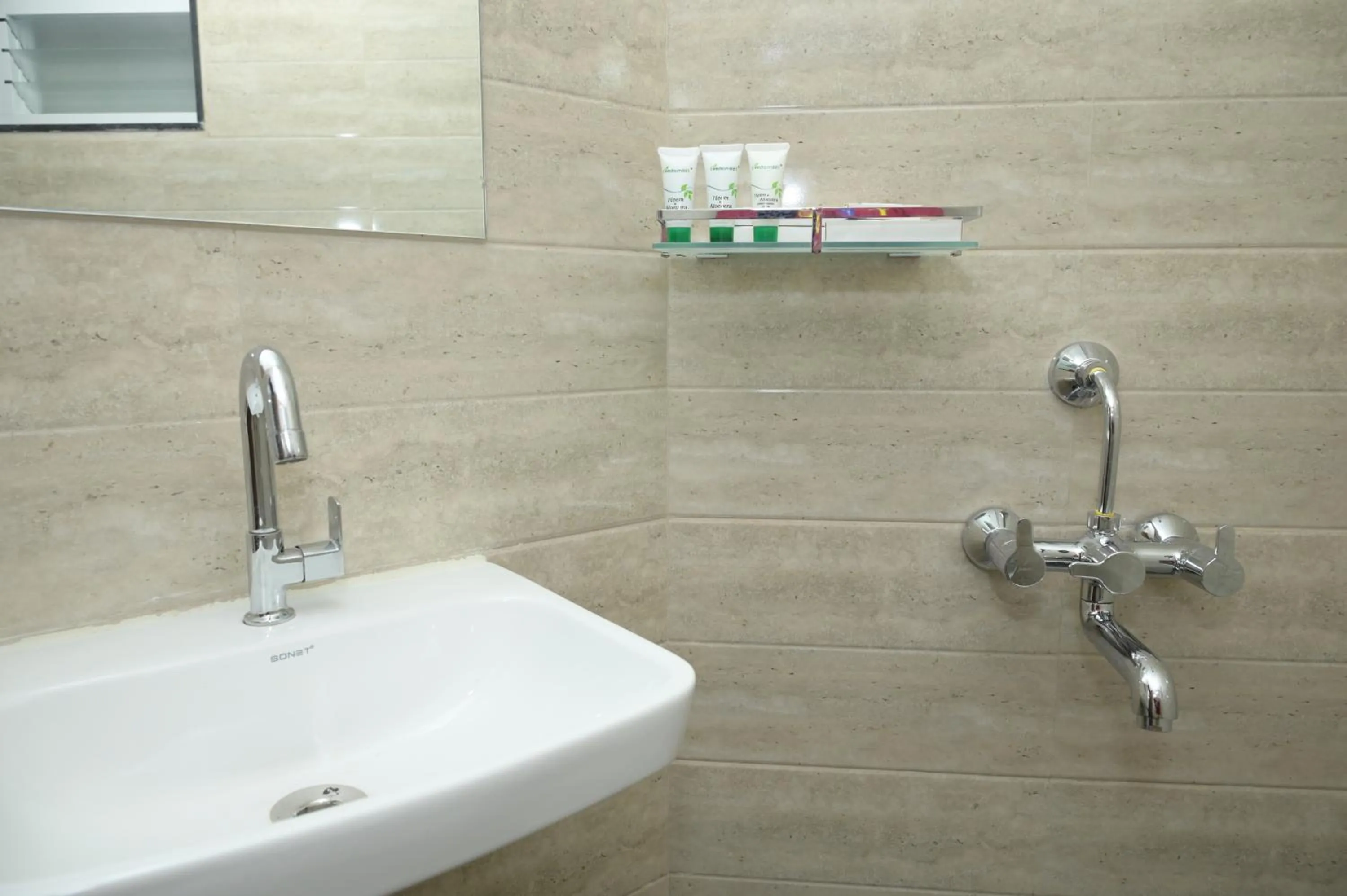 Bathroom in Daze Off Studio house