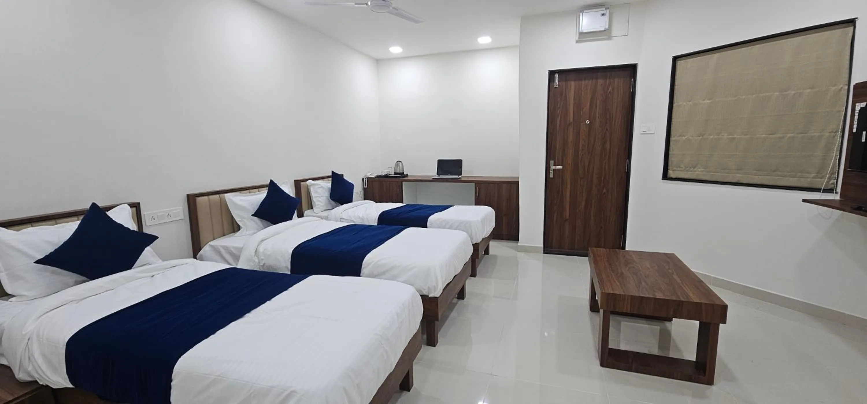 Bedroom, Bed in Daze Off Studio house