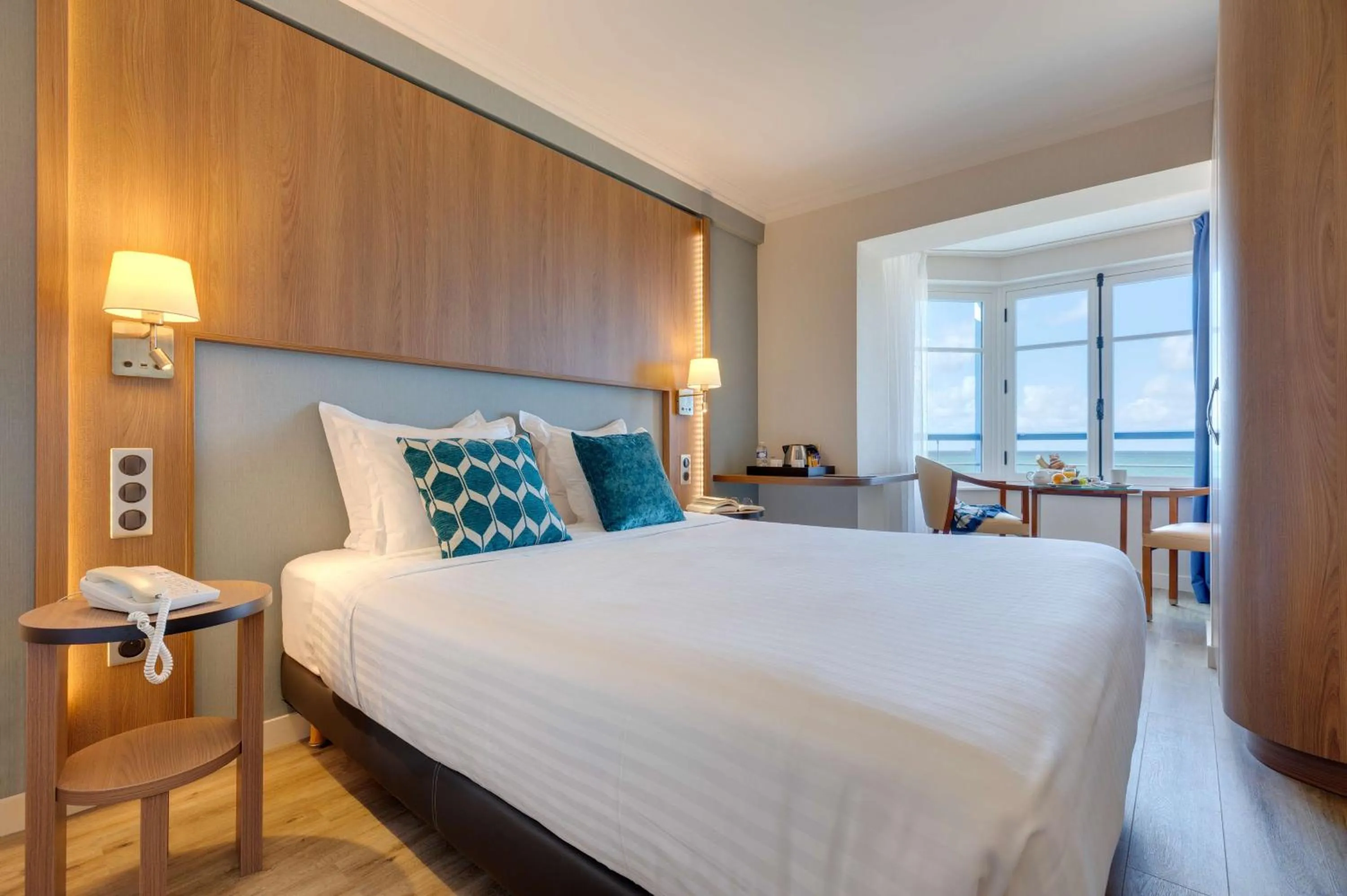 Photo of the whole room, Bed in Best Western Alexandra