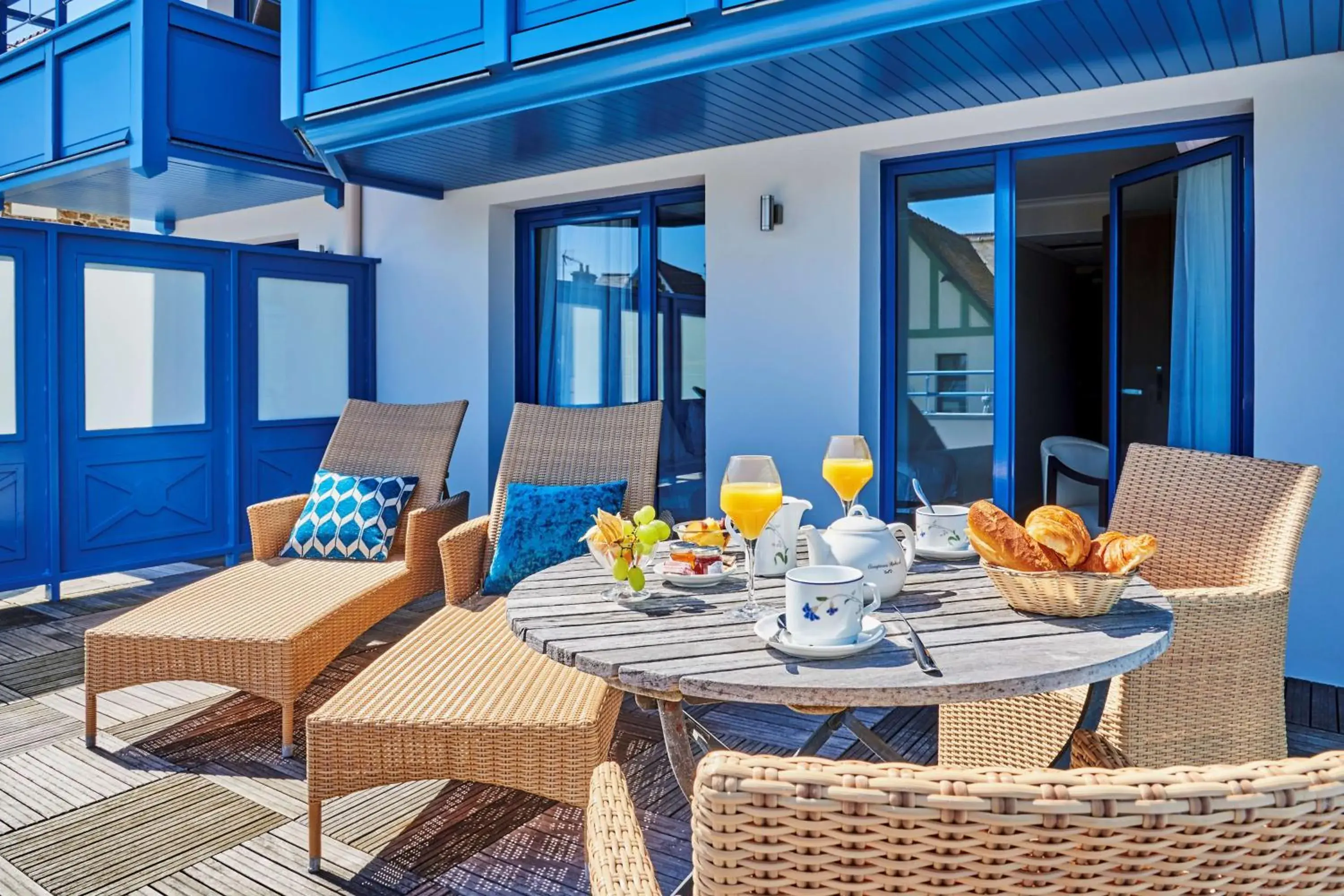 Property building in Best Western Alexandra Property building in Best Western Alexandra