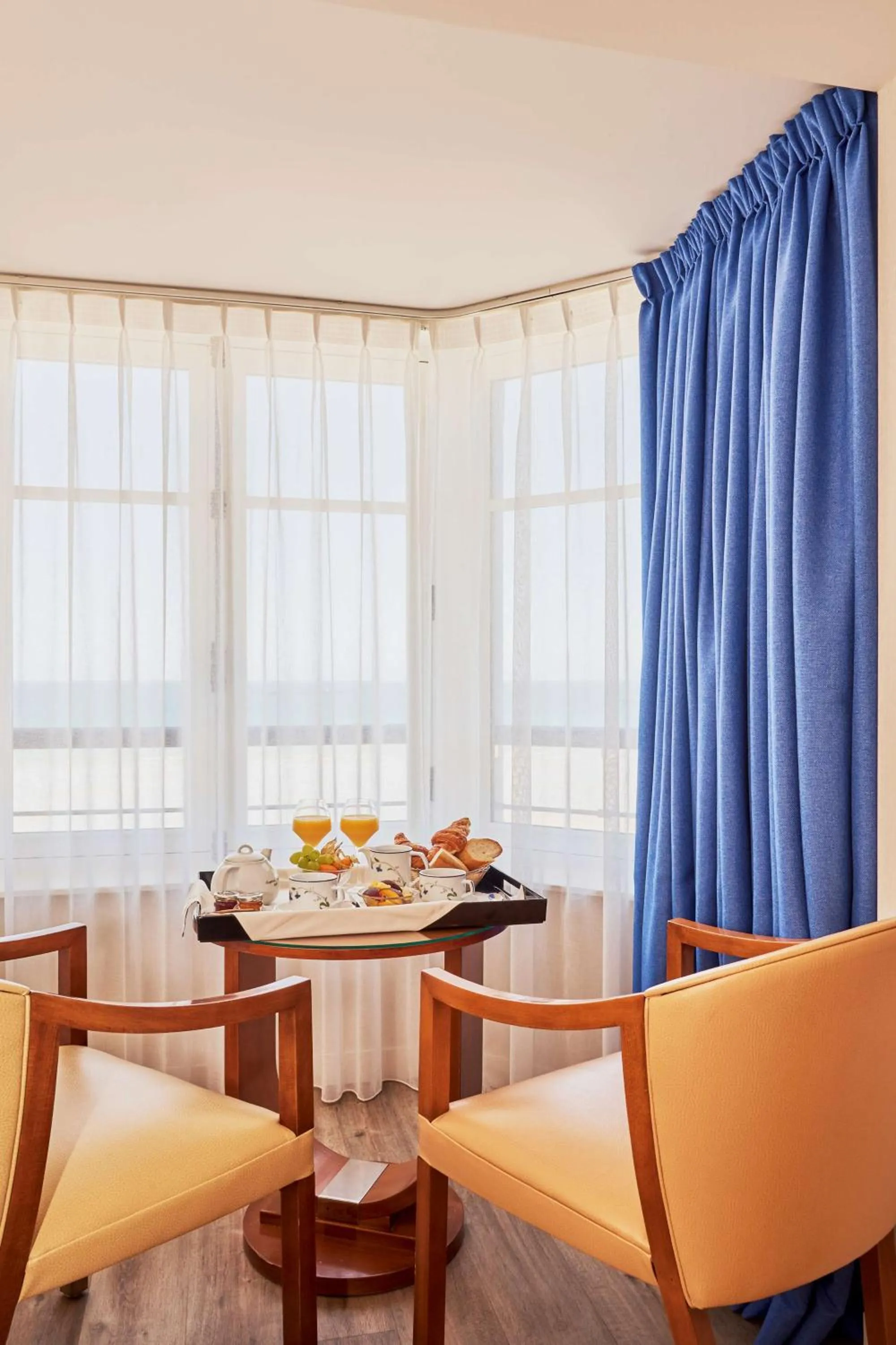 Restaurant/places to eat in Best Western Alexandra