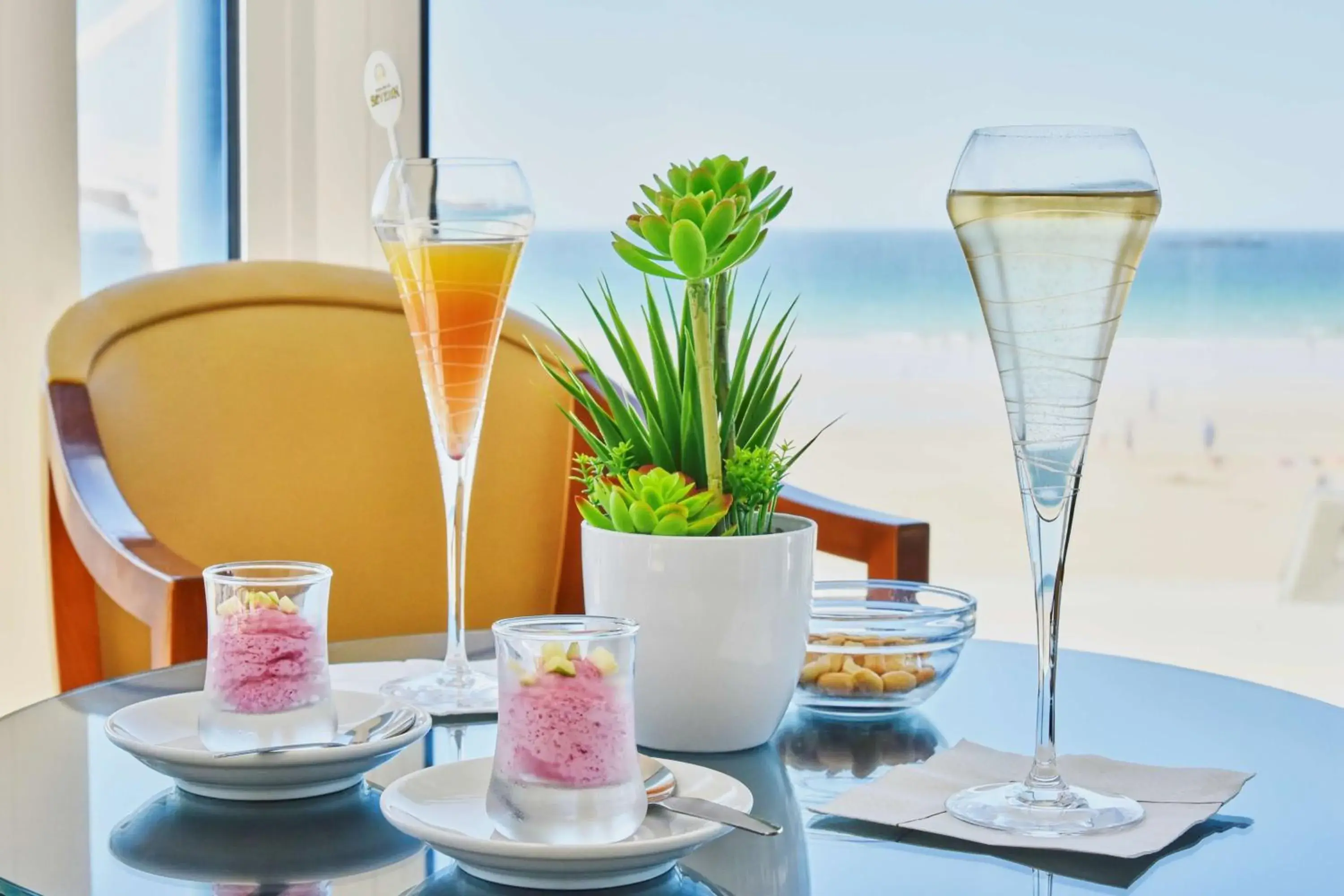 Lounge or bar in Best Western Alexandra Lounge or bar in Best Western Alexandra