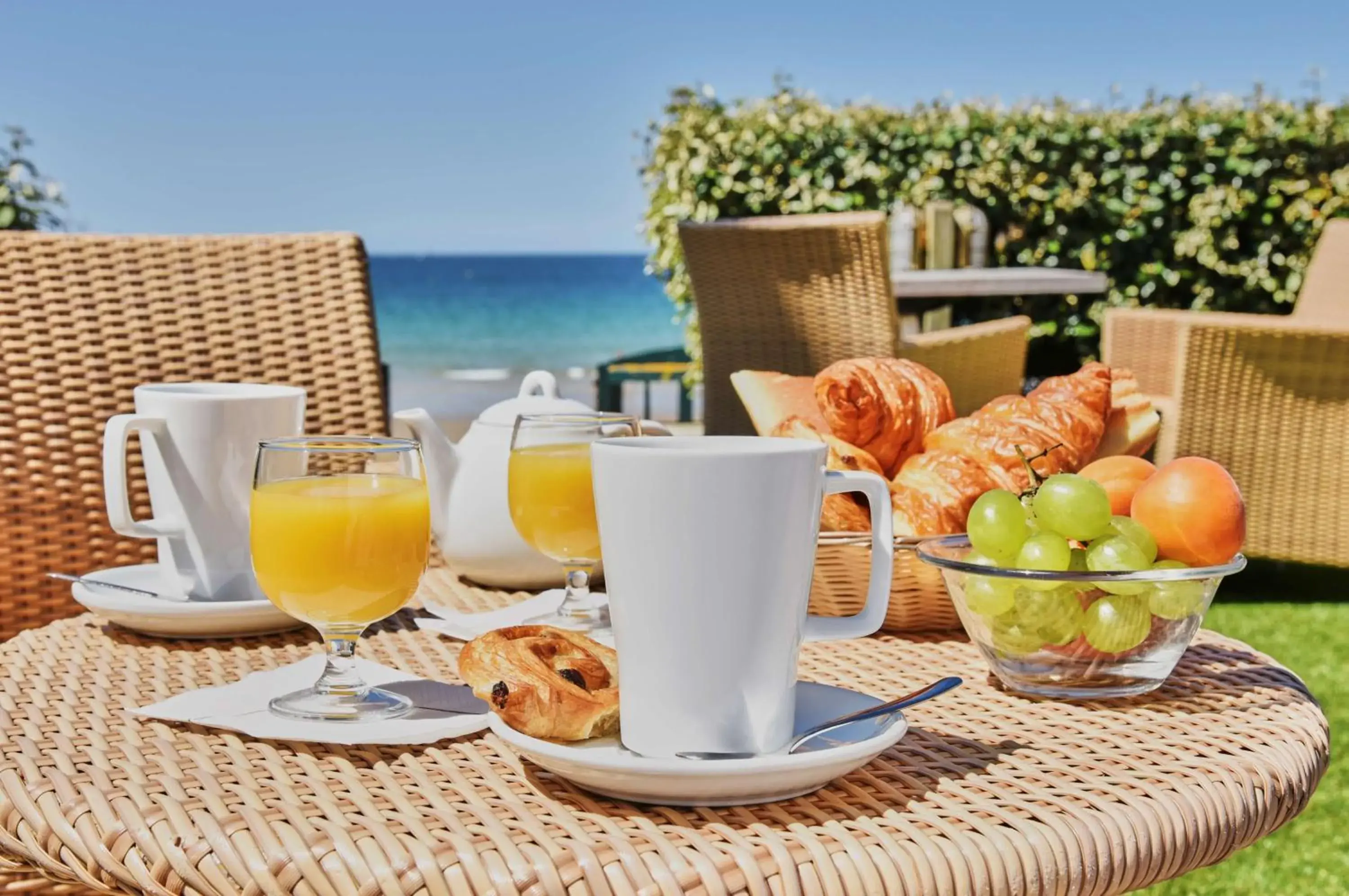 Property building in Best Western Alexandra Property building in Best Western Alexandra