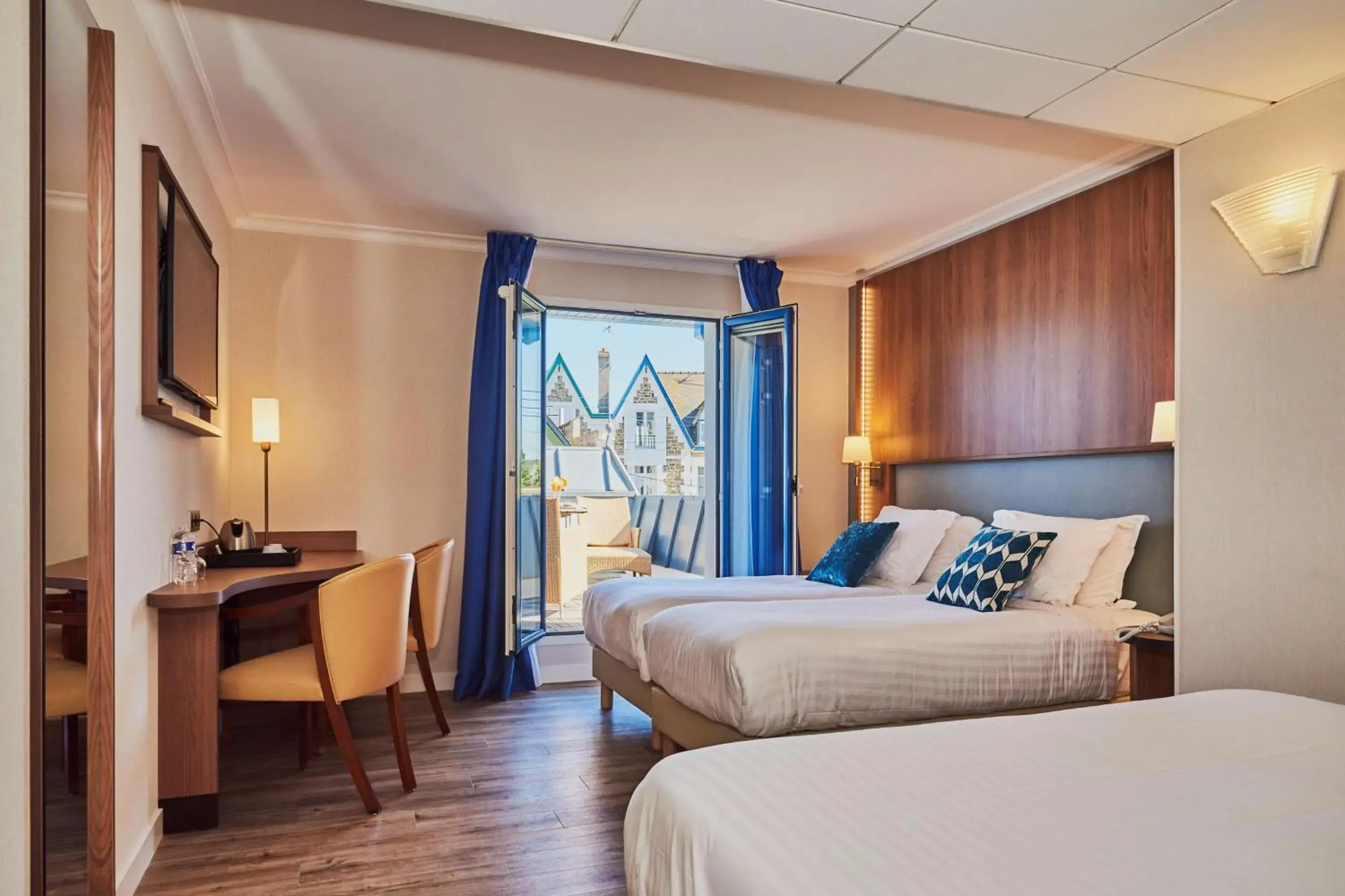 Photo of the whole room, Bed in Best Western Alexandra Photo of the whole room, Bed in Best Western Alexandra