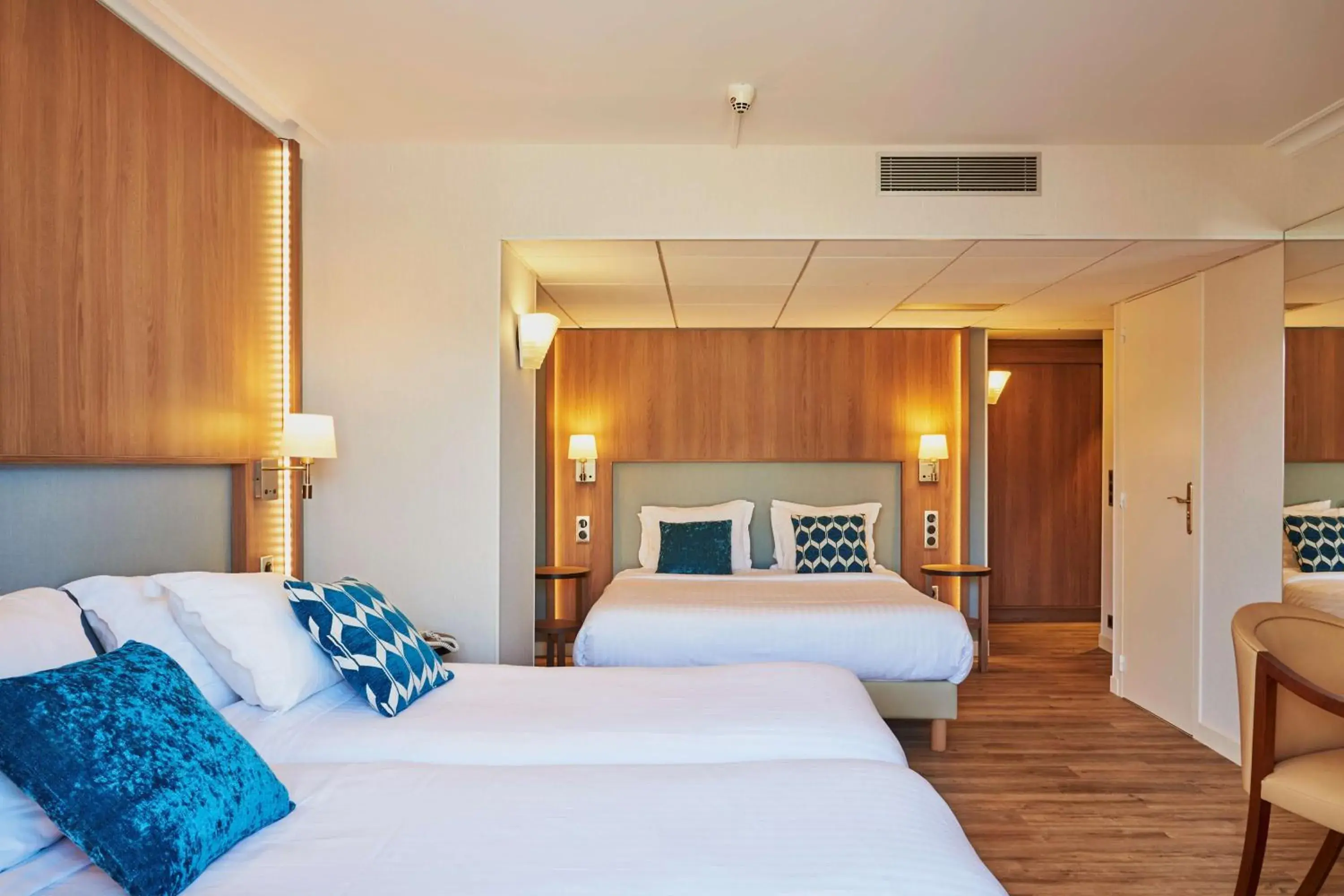 Photo of the whole room, Bed in Best Western Alexandra Photo of the whole room, Bed in Best Western Alexandra