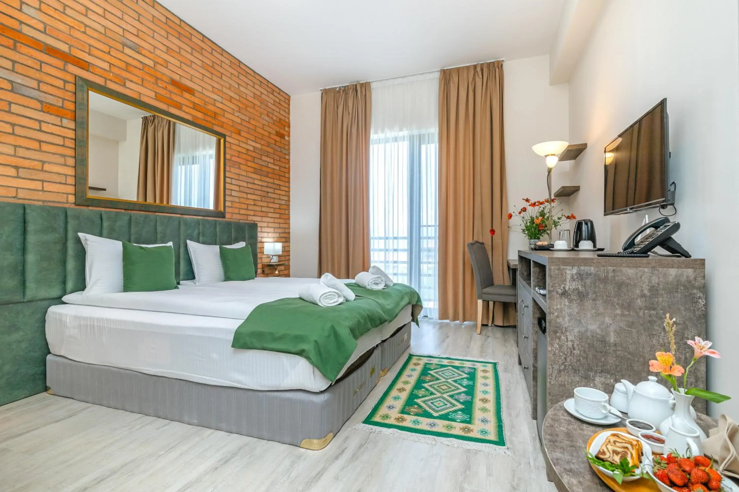 Double or Twin Room with Mountain View - single occupancy in Château Mosmieri Hotel & Winery Double or Twin Room with Mountain View - single occupancy in Château Mosmieri Hotel & Winery