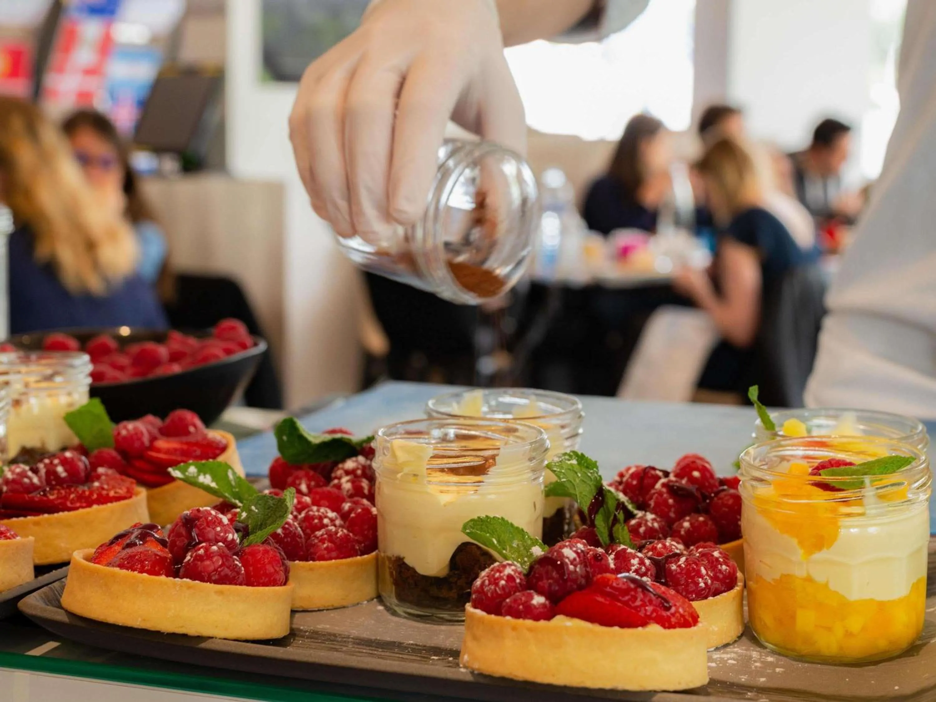 Restaurant/places to eat in Novotel Paris Centre Bercy