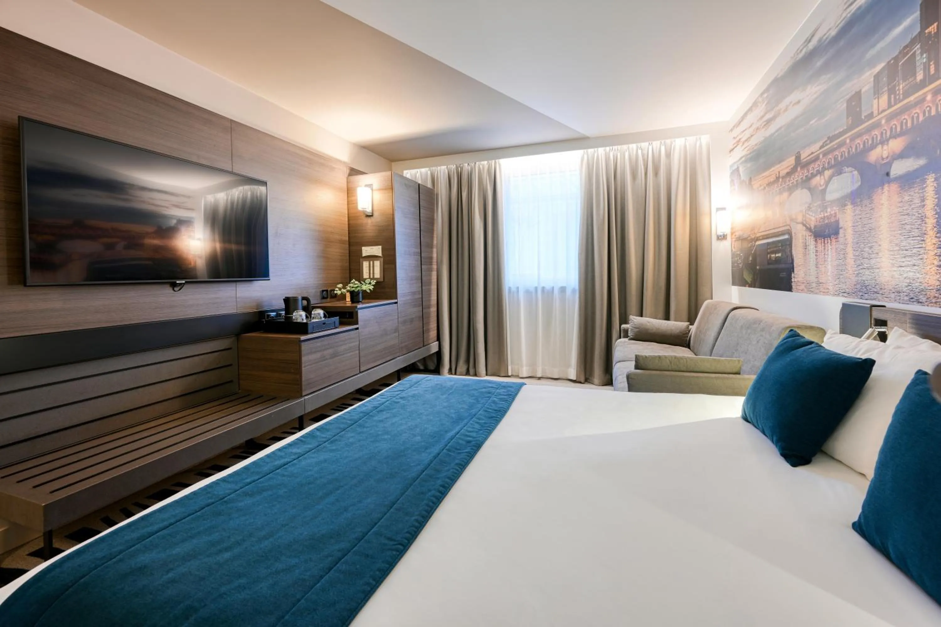 Bedroom, Bed in Novotel Paris Centre Bercy