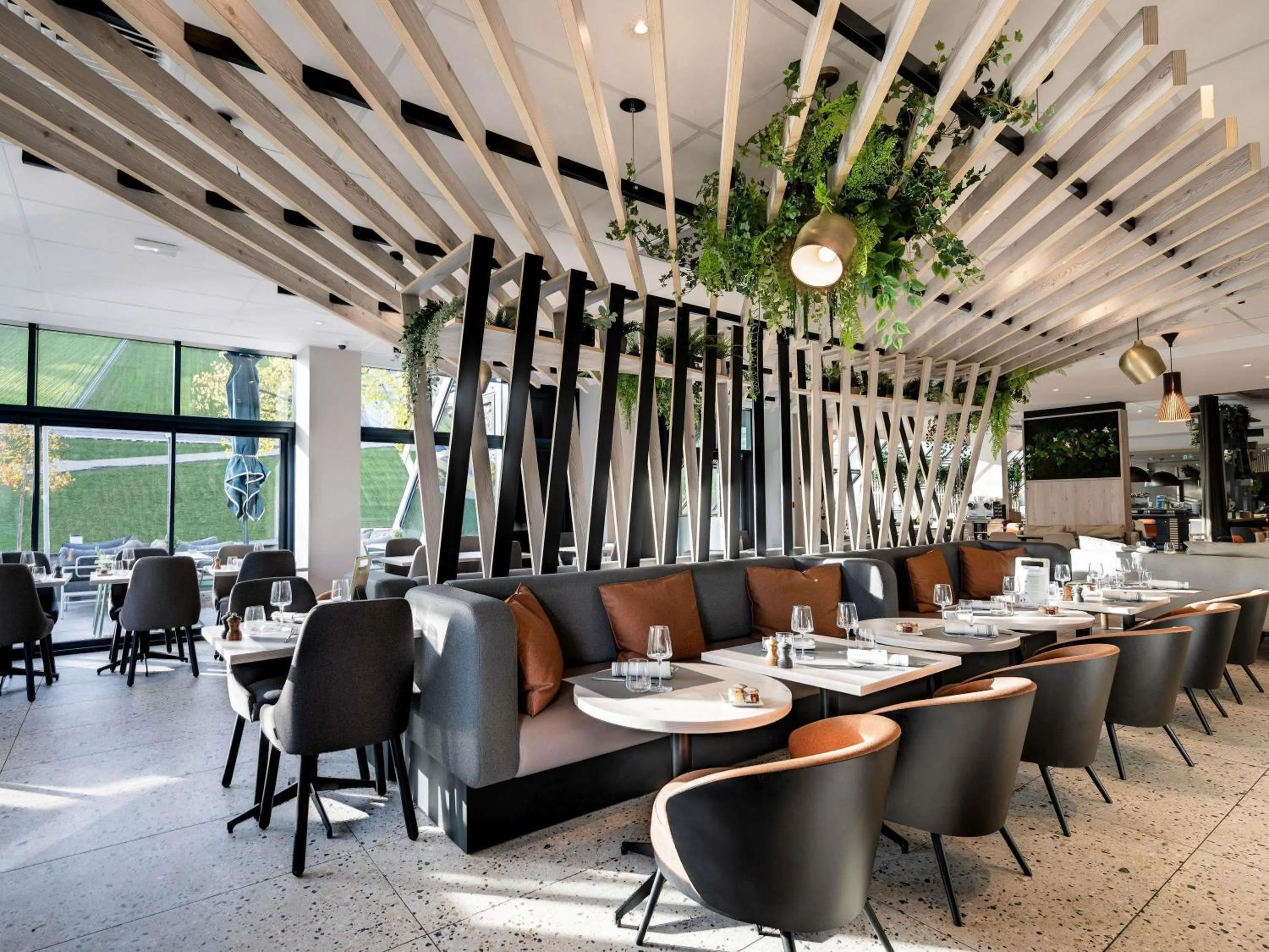 Restaurant/places to eat in Novotel Paris Centre Bercy