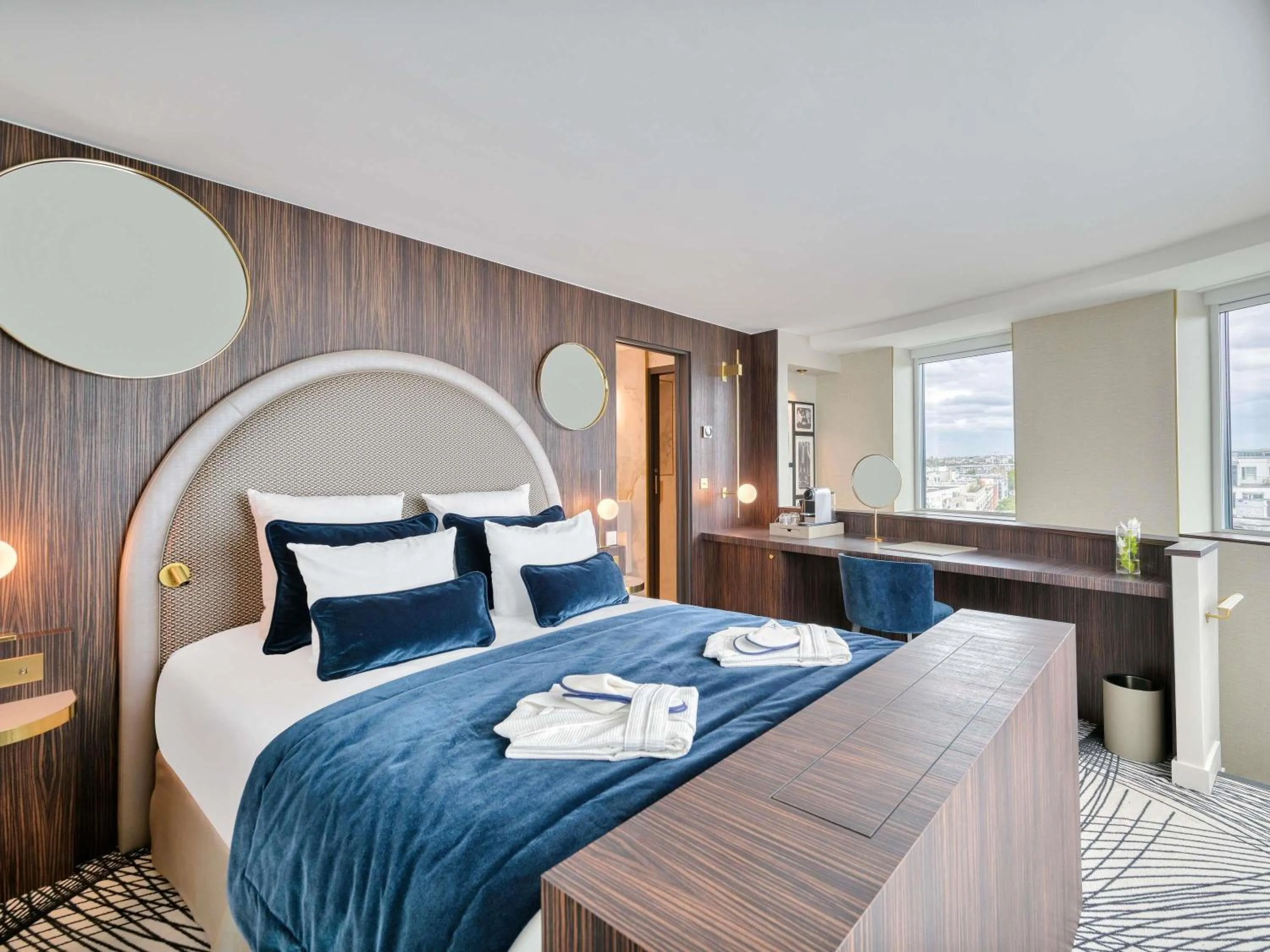 Bedroom, Bed in Novotel Paris Centre Bercy