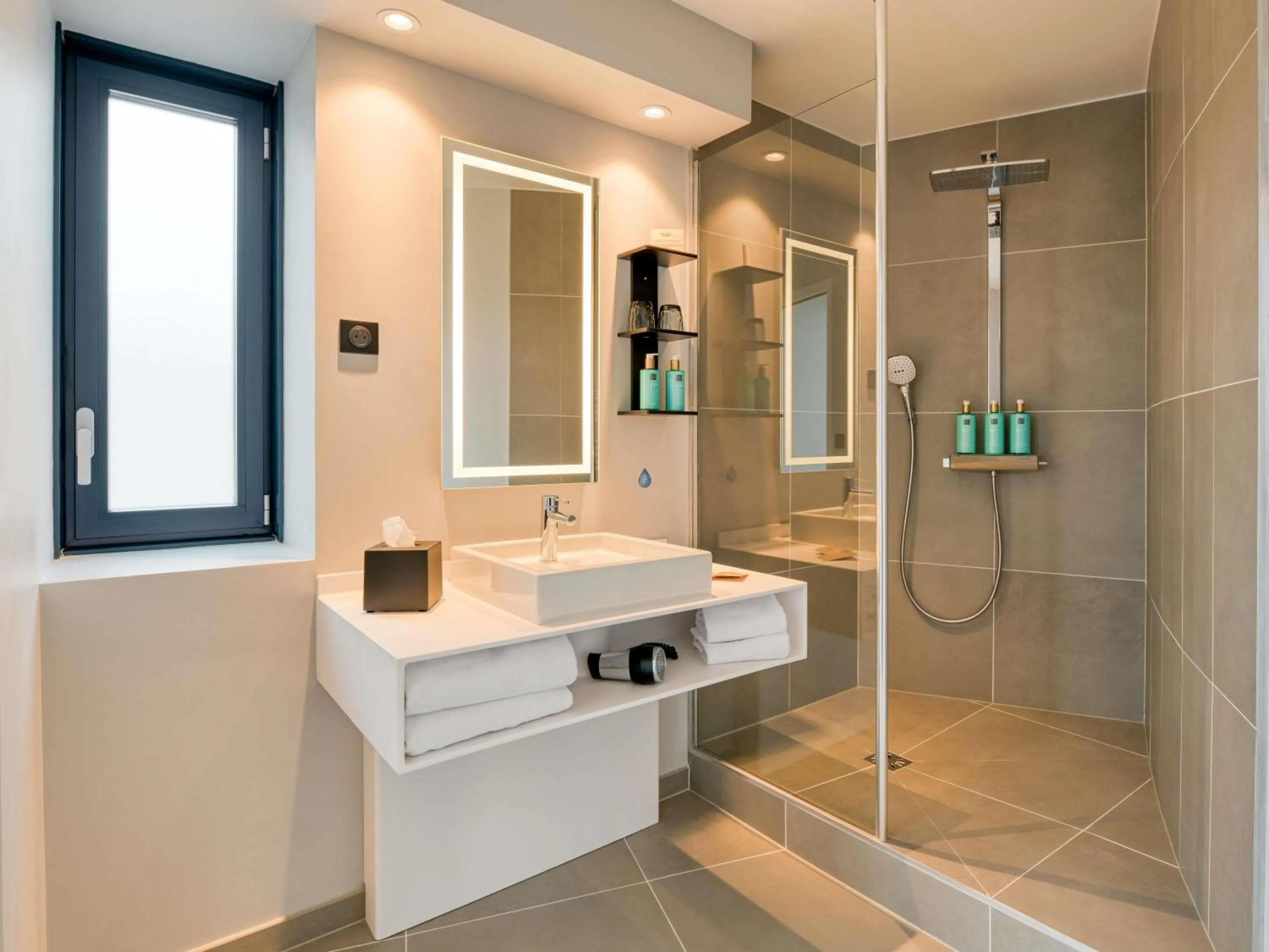 Bathroom in Novotel Paris Centre Bercy