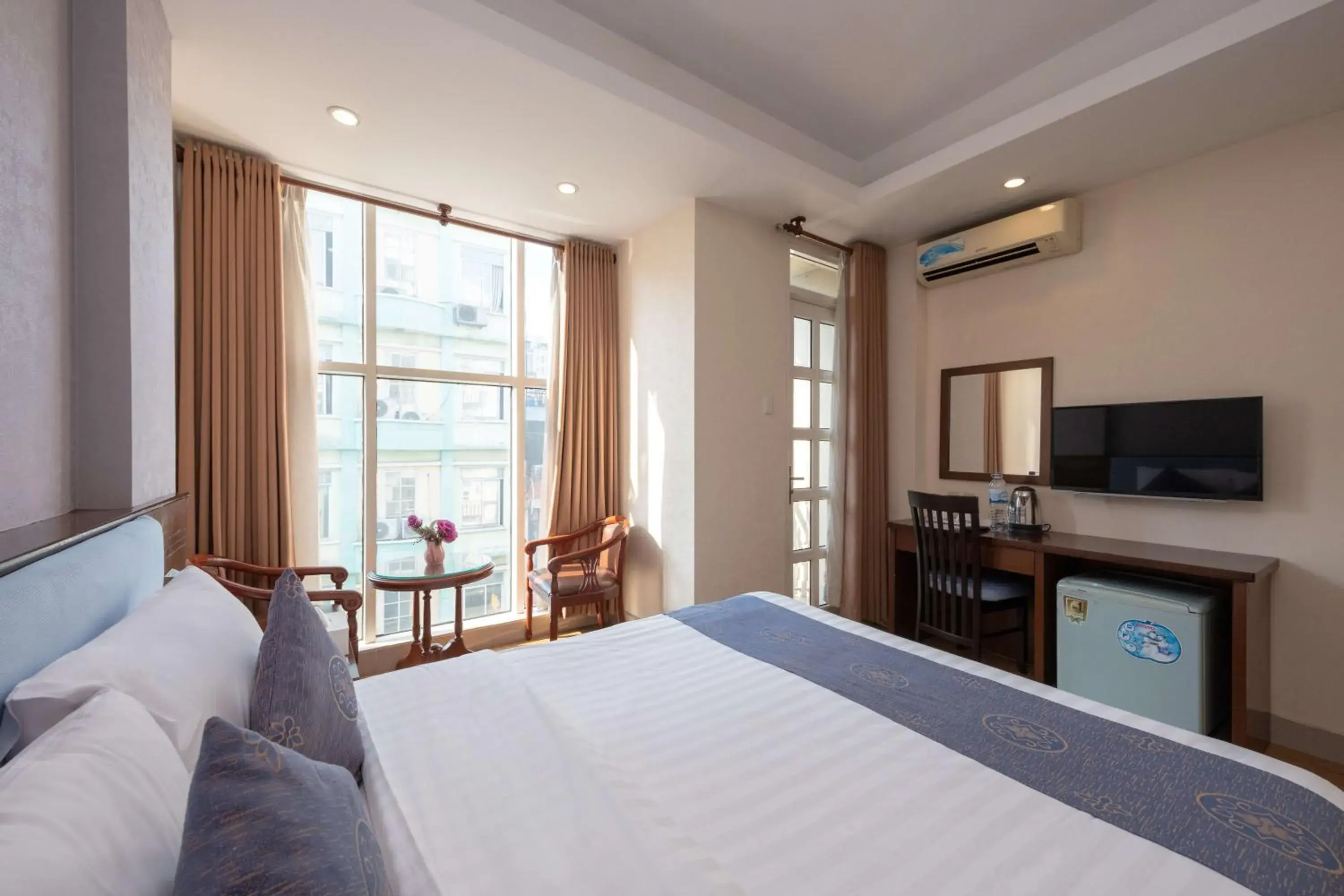 TV and multimedia, Bed in 99 Bui Vien Hotel (Boutique) TV and multimedia, Bed in 99 Bui Vien Hotel (Boutique)