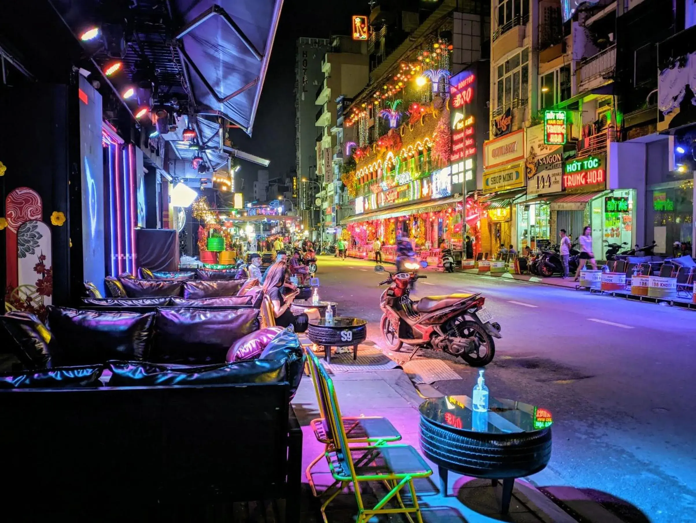 Nearby landmark in 99 Bui Vien Hotel (Boutique) Nearby landmark in 99 Bui Vien Hotel (Boutique)