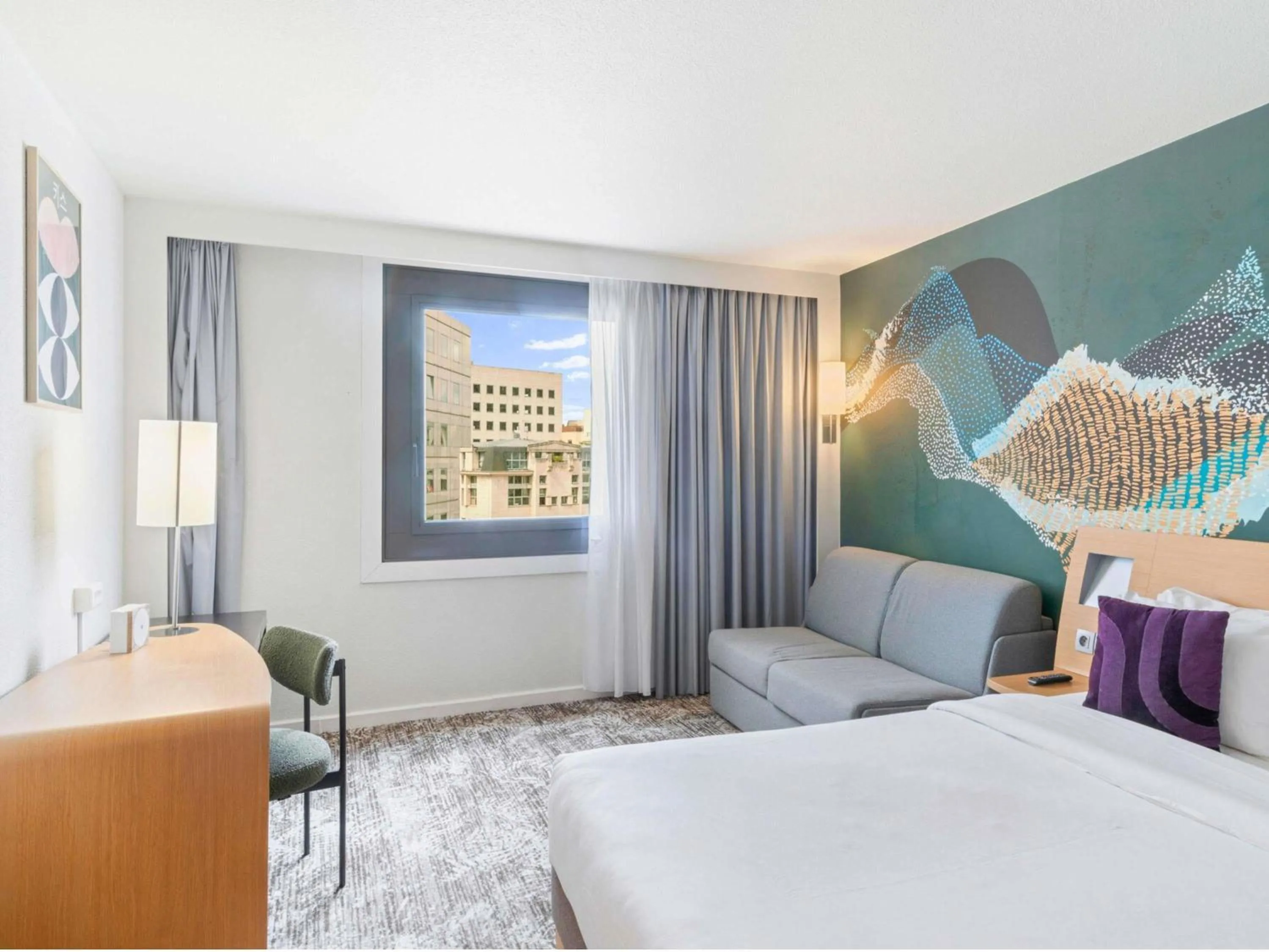 Bedroom, Bed in Novotel Paris Charenton le Pont