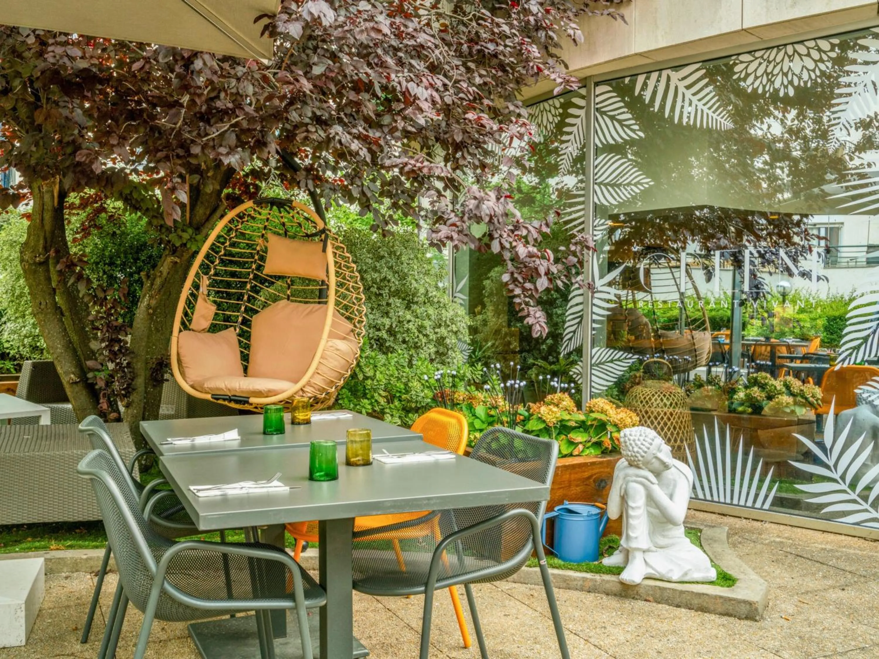 Patio in Novotel Paris Charenton le Pont