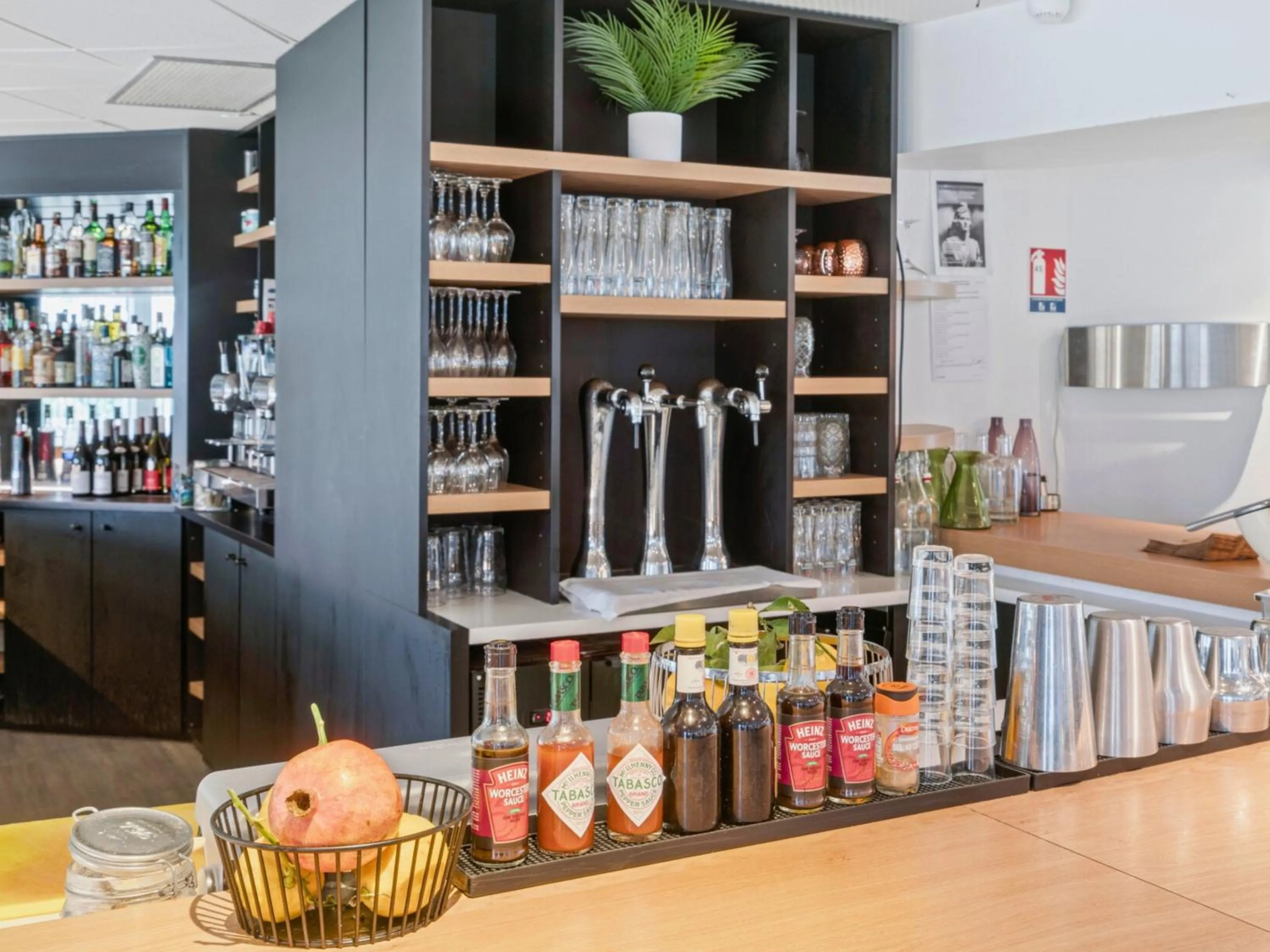 Restaurant/places to eat in Novotel Paris Charenton le Pont