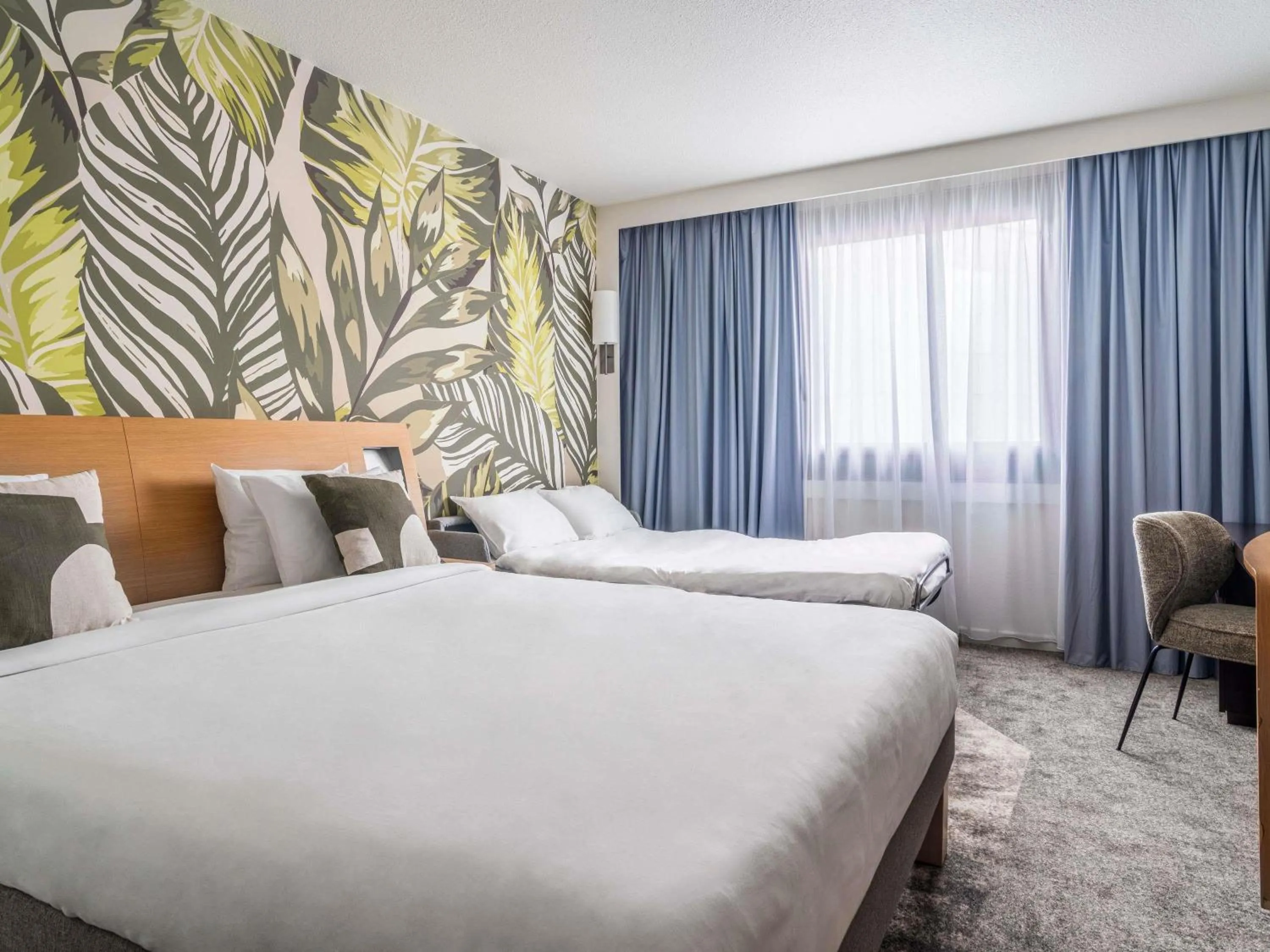 Bedroom, Bed in Novotel Paris Charenton le Pont