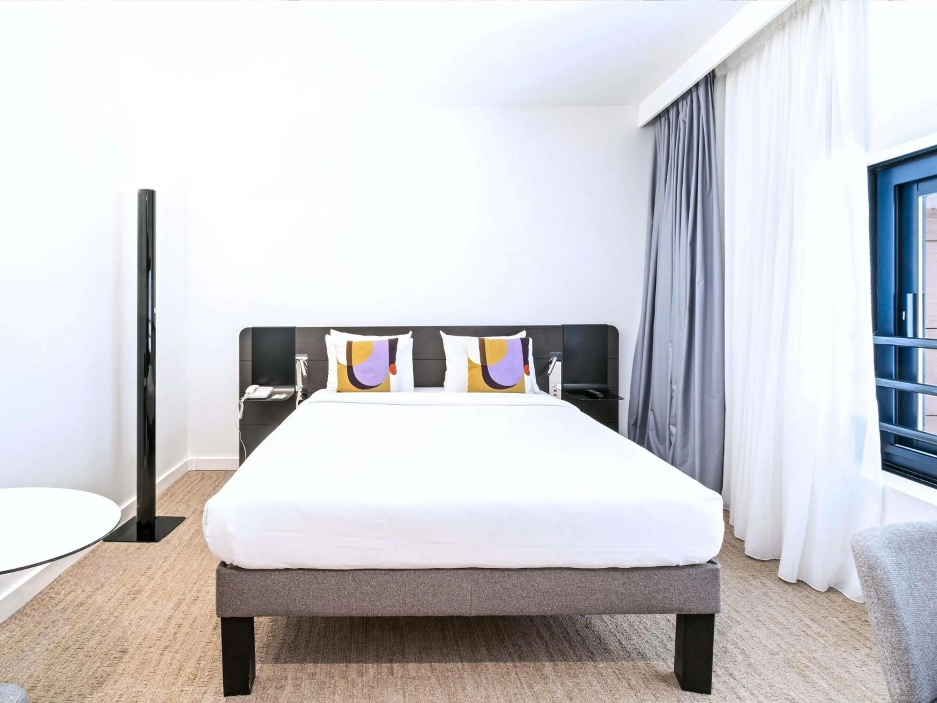 Bedroom, Bed in Novotel Paris Charenton le Pont