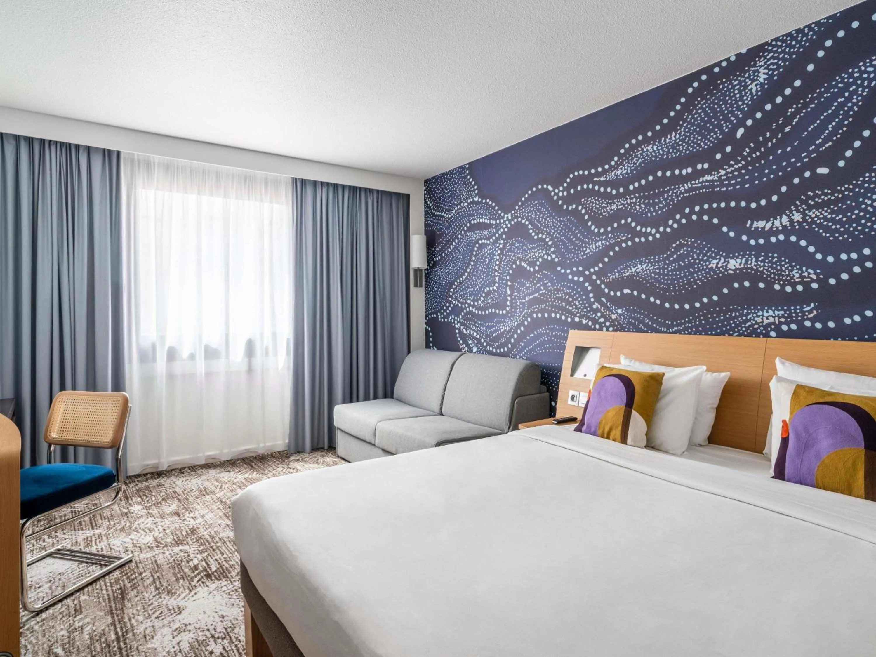 Bedroom, Bed in Novotel Paris Charenton le Pont