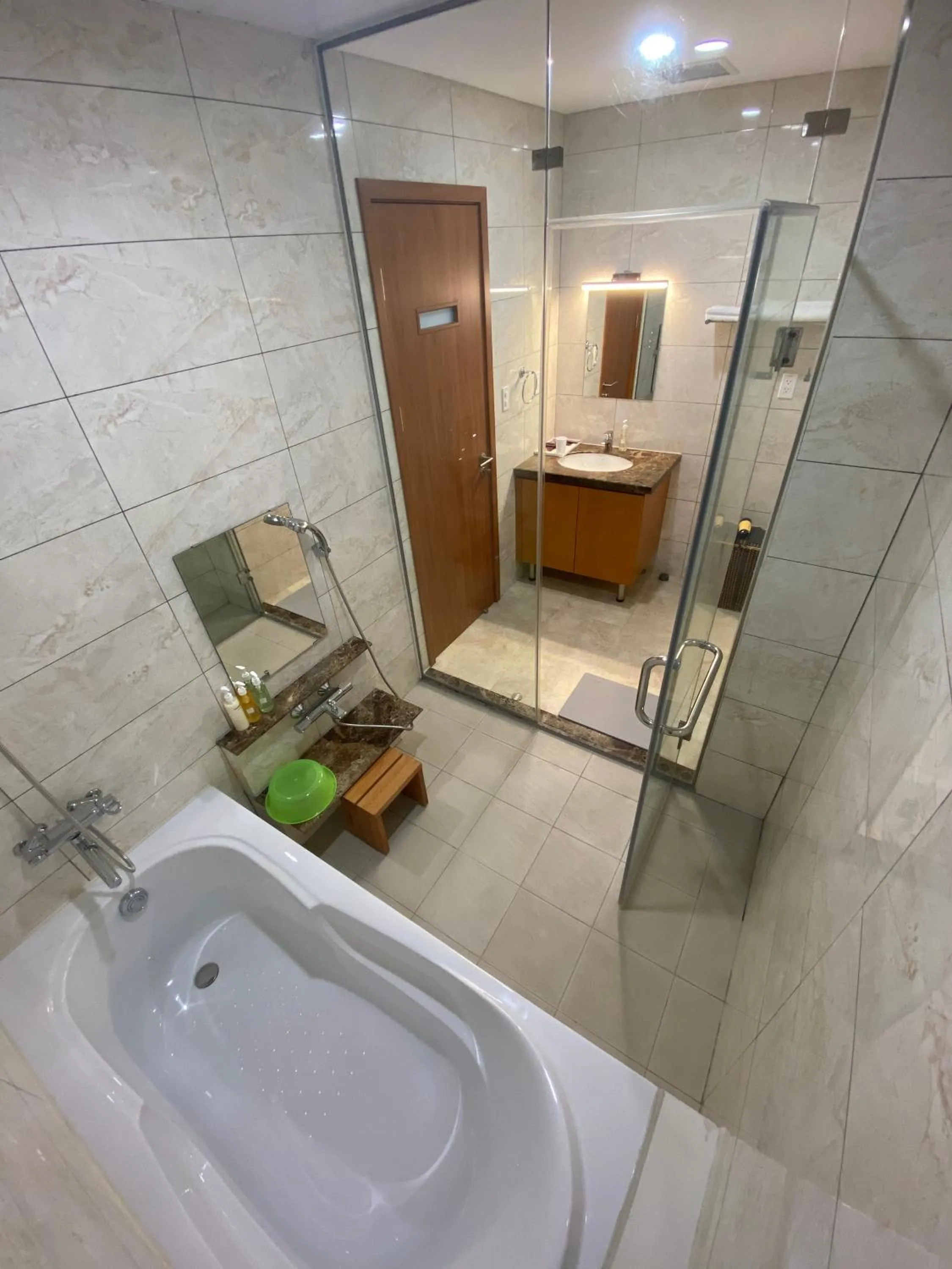 Shower in FAMILLE HA NAM