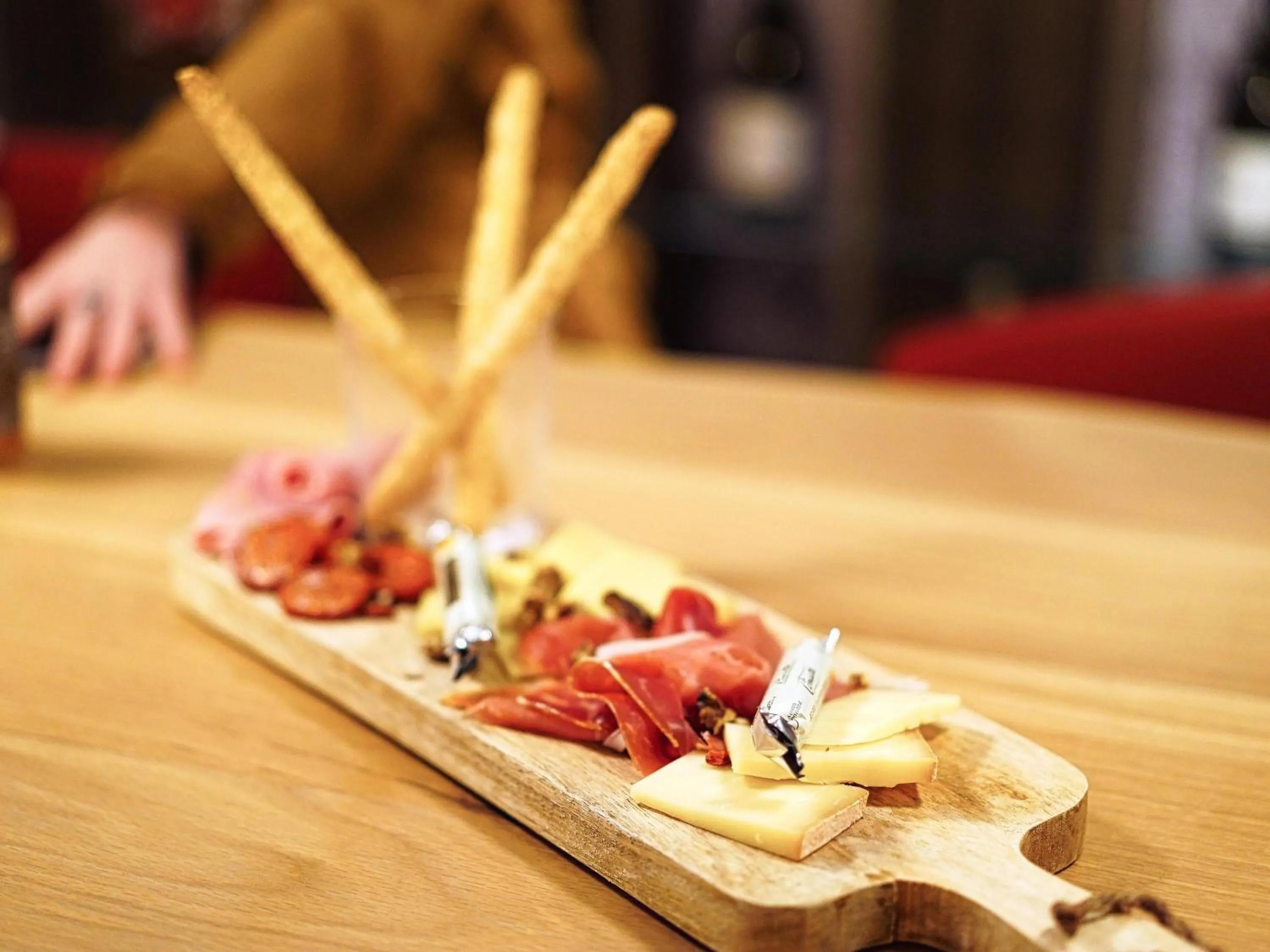 Lounge or bar in Mercure Valence