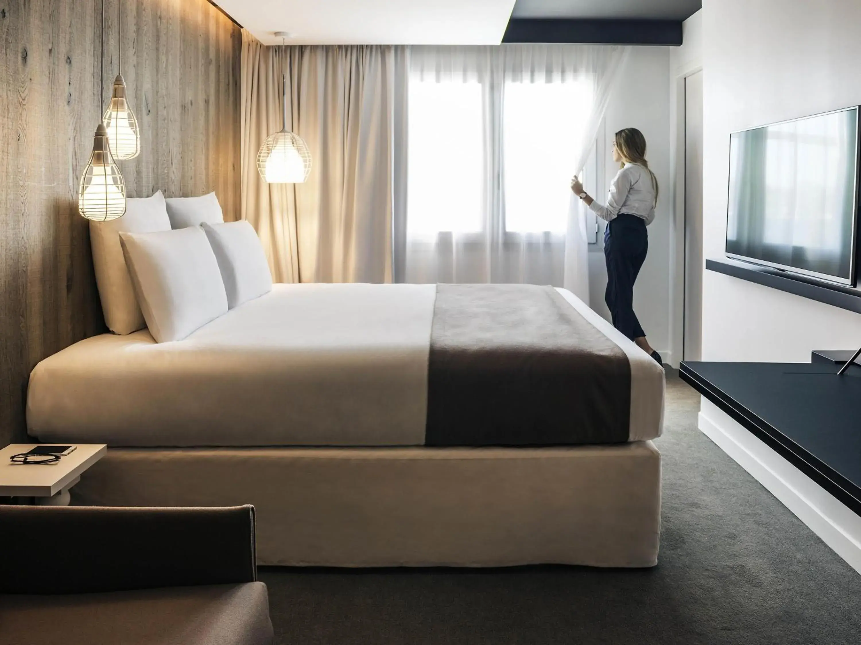 Bedroom, Bed in Mercure Valence Bedroom, Bed in Mercure Valence