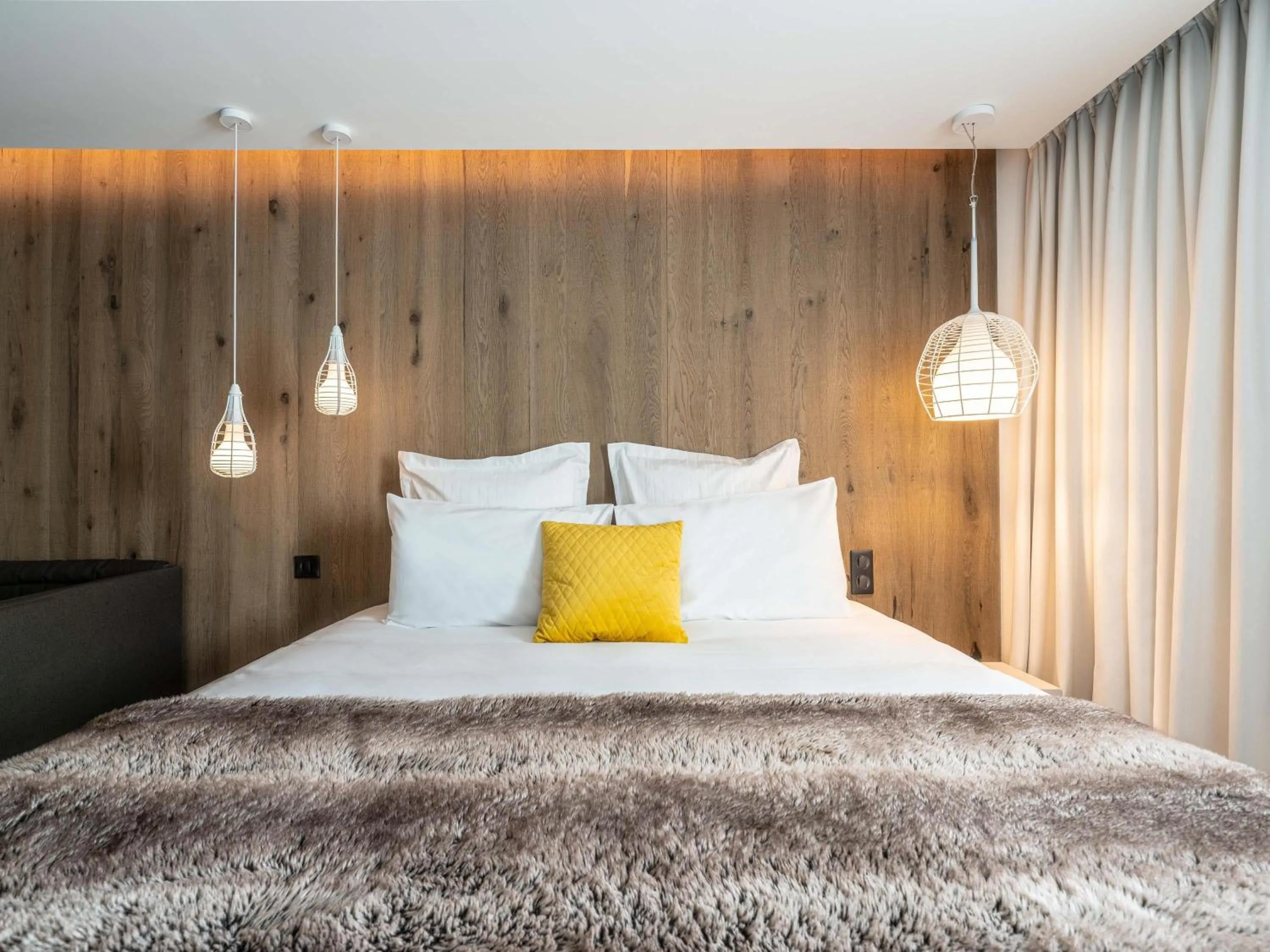 Bedroom, Bed in Mercure Valence