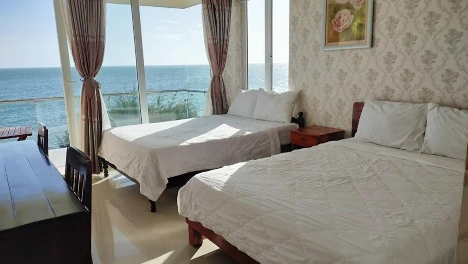 View (from property/room), Bed in Hai Yen Family Hotel