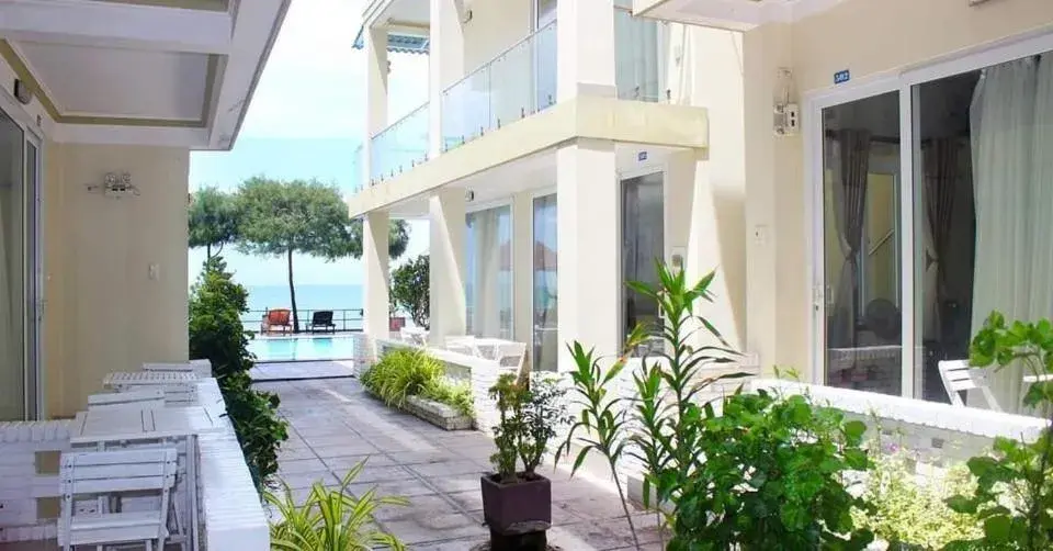 View (from property/room) in Hai Yen Family Hotel View (from property/room) in Hai Yen Family Hotel