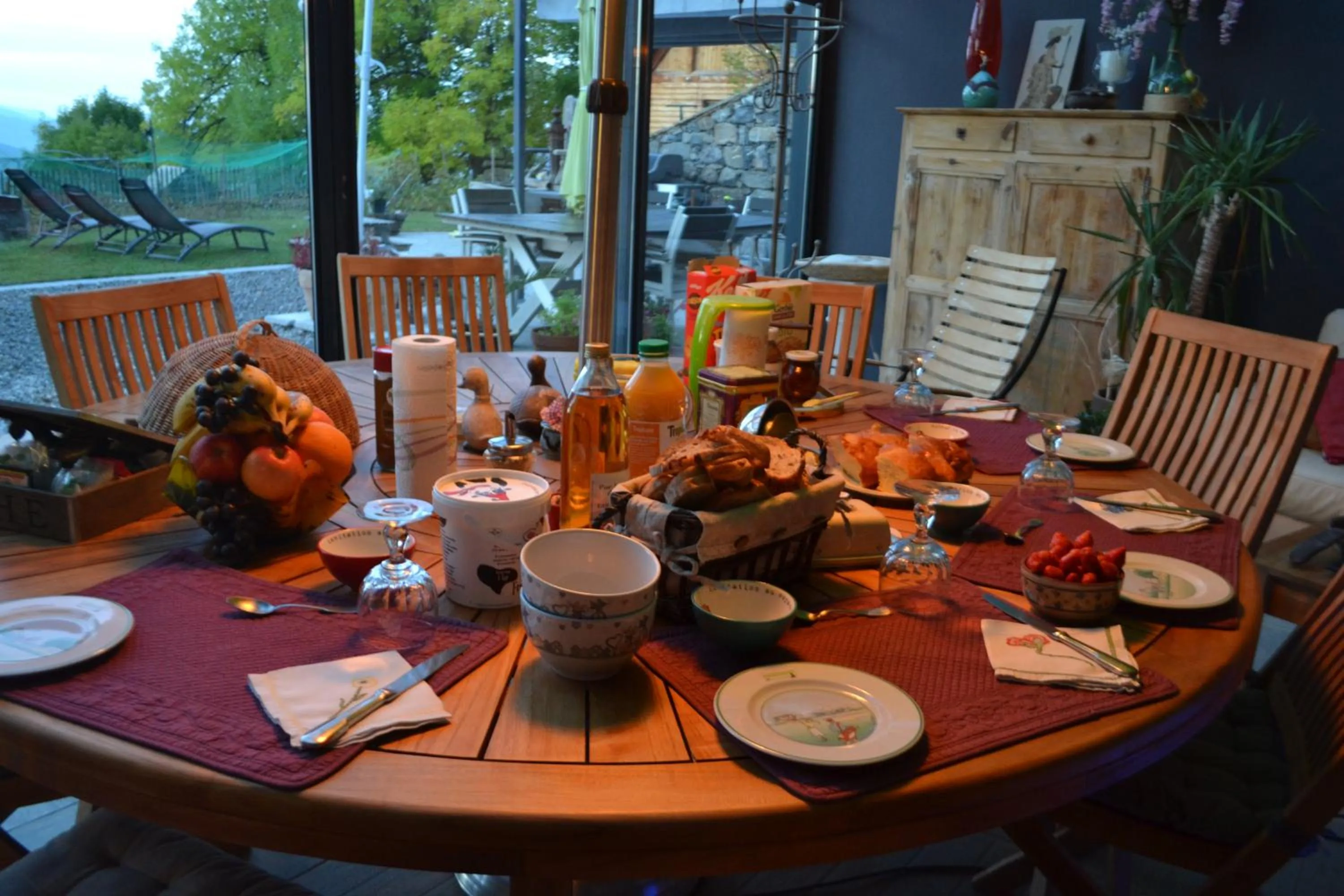 Breakfast in Château Serigues