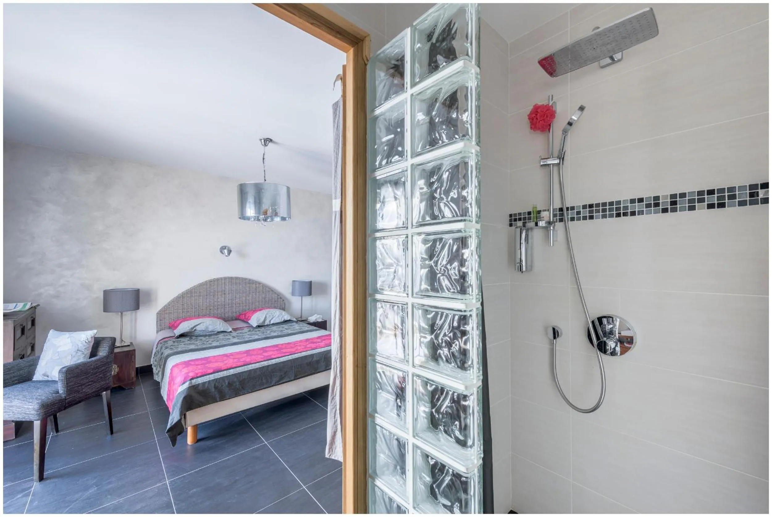 Bedroom in Château Serigues