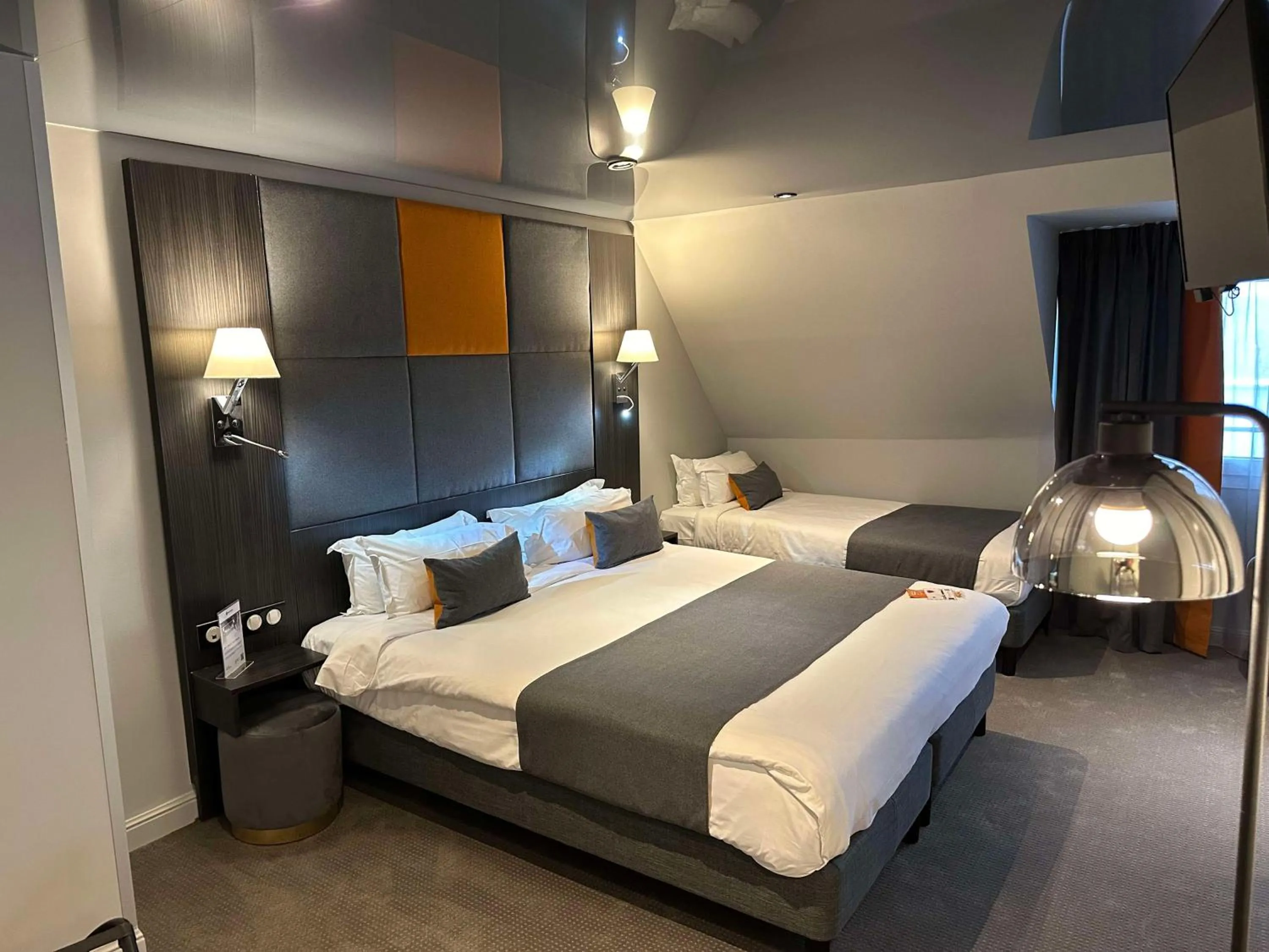 Bedroom, Bed in Best Western Empire Elysees