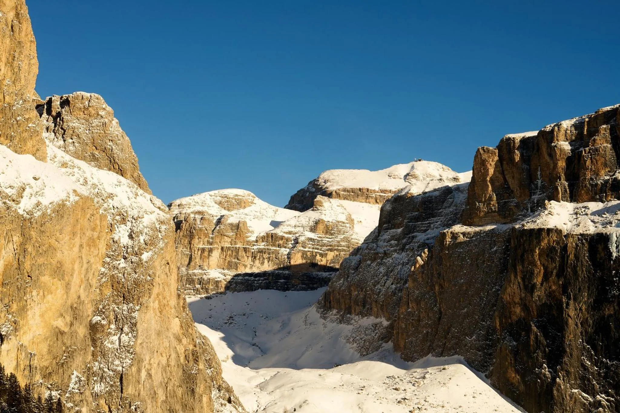Winter in Hotel Pordoi Passo Pordoi Vegetarian Hotel