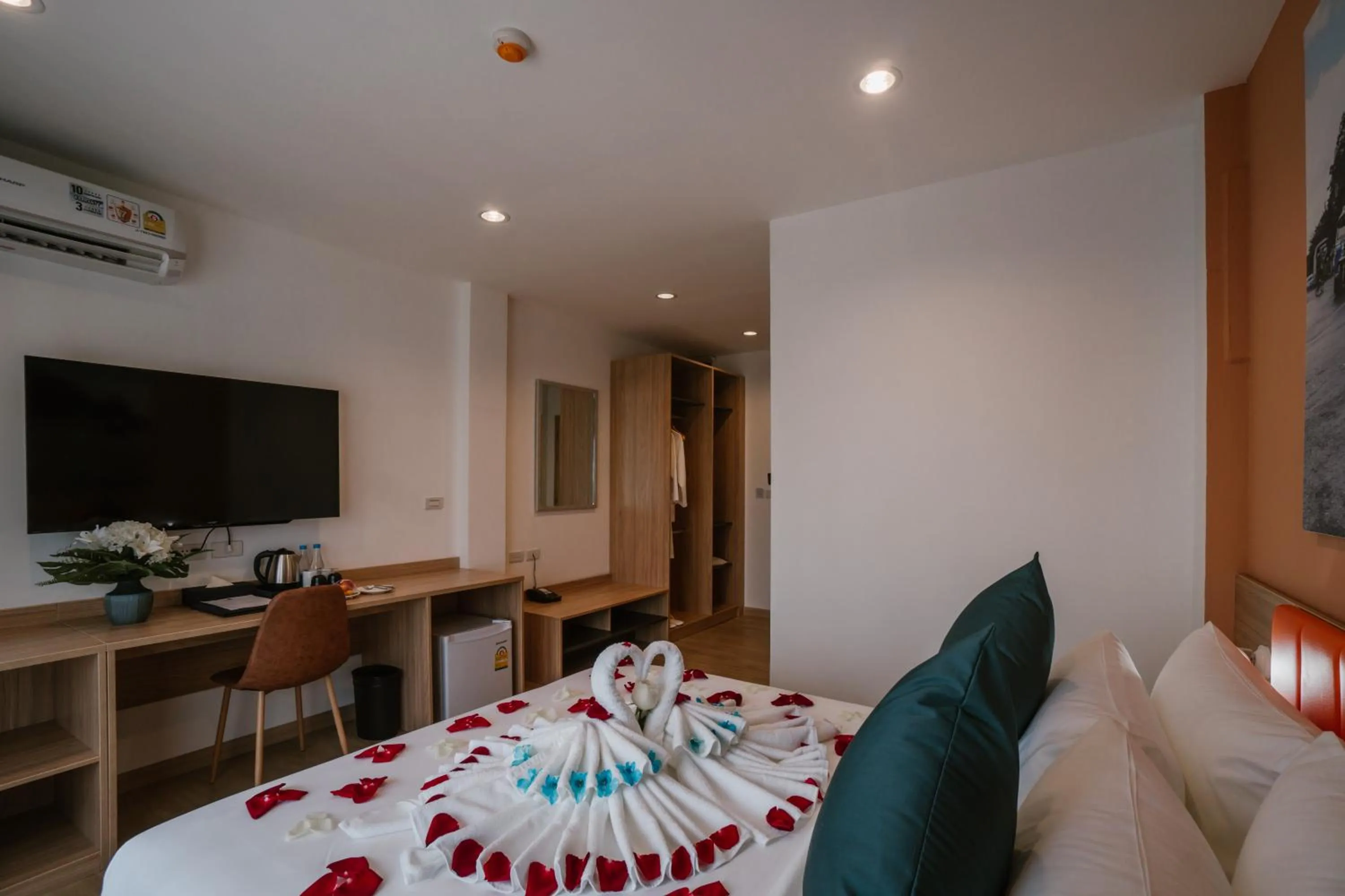 TV and multimedia in The Iconic Hotel Don Mueang Airport