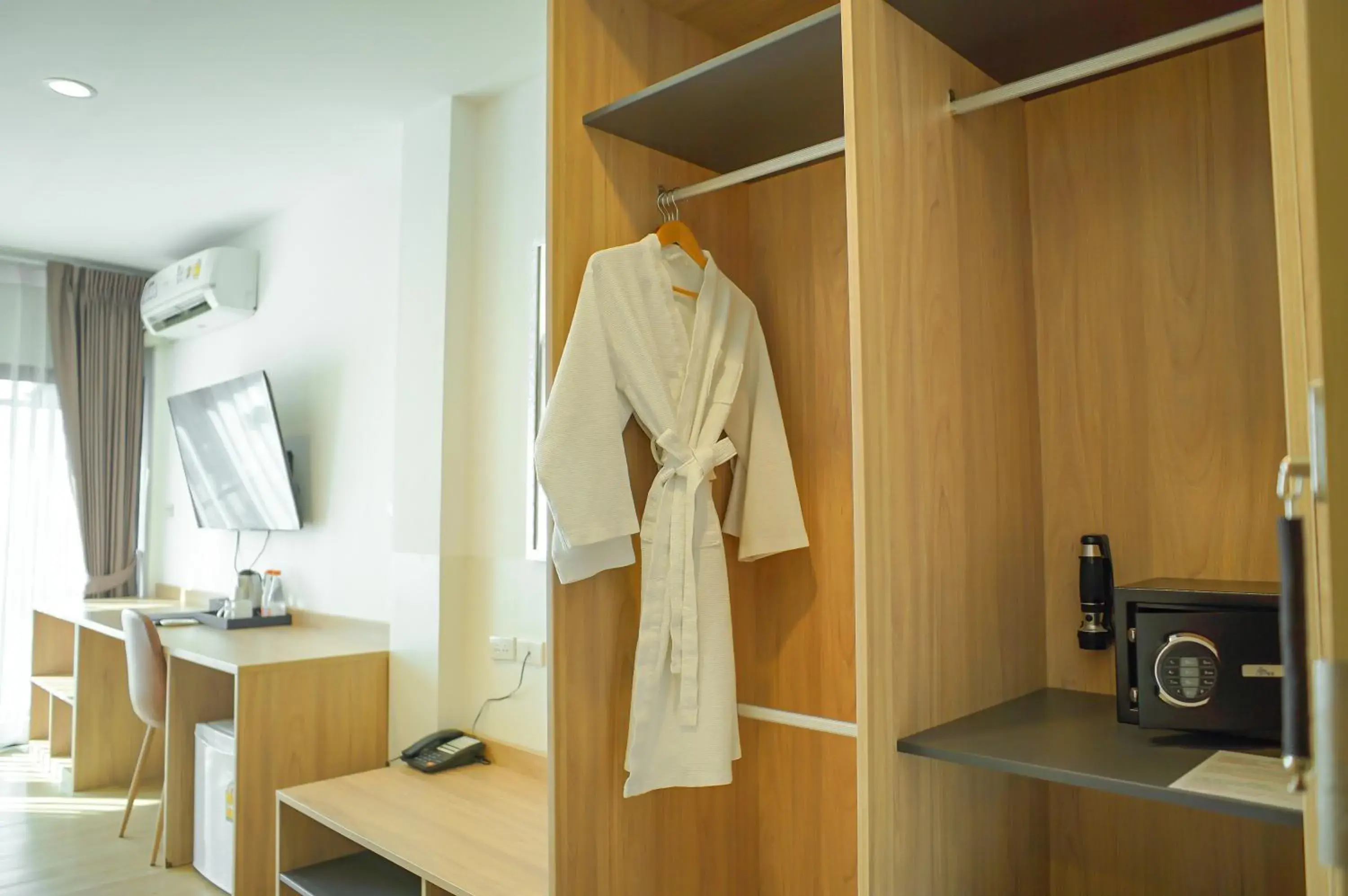 Deluxe Twin Room in The Iconic Hotel Don Mueang Airport Deluxe Twin Room in The Iconic Hotel Don Mueang Airport