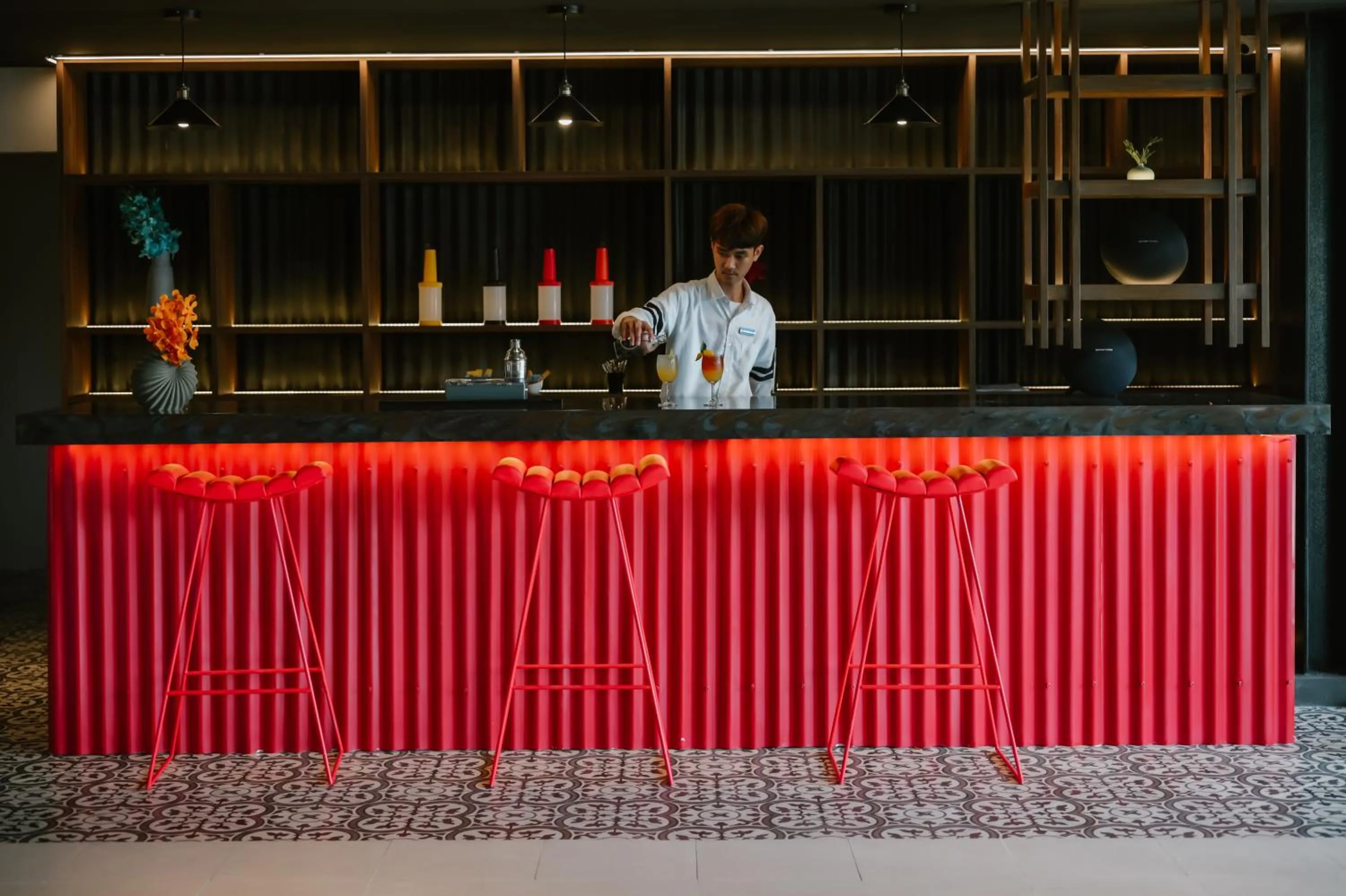 Lounge or bar in The Iconic Hotel Don Mueang Airport