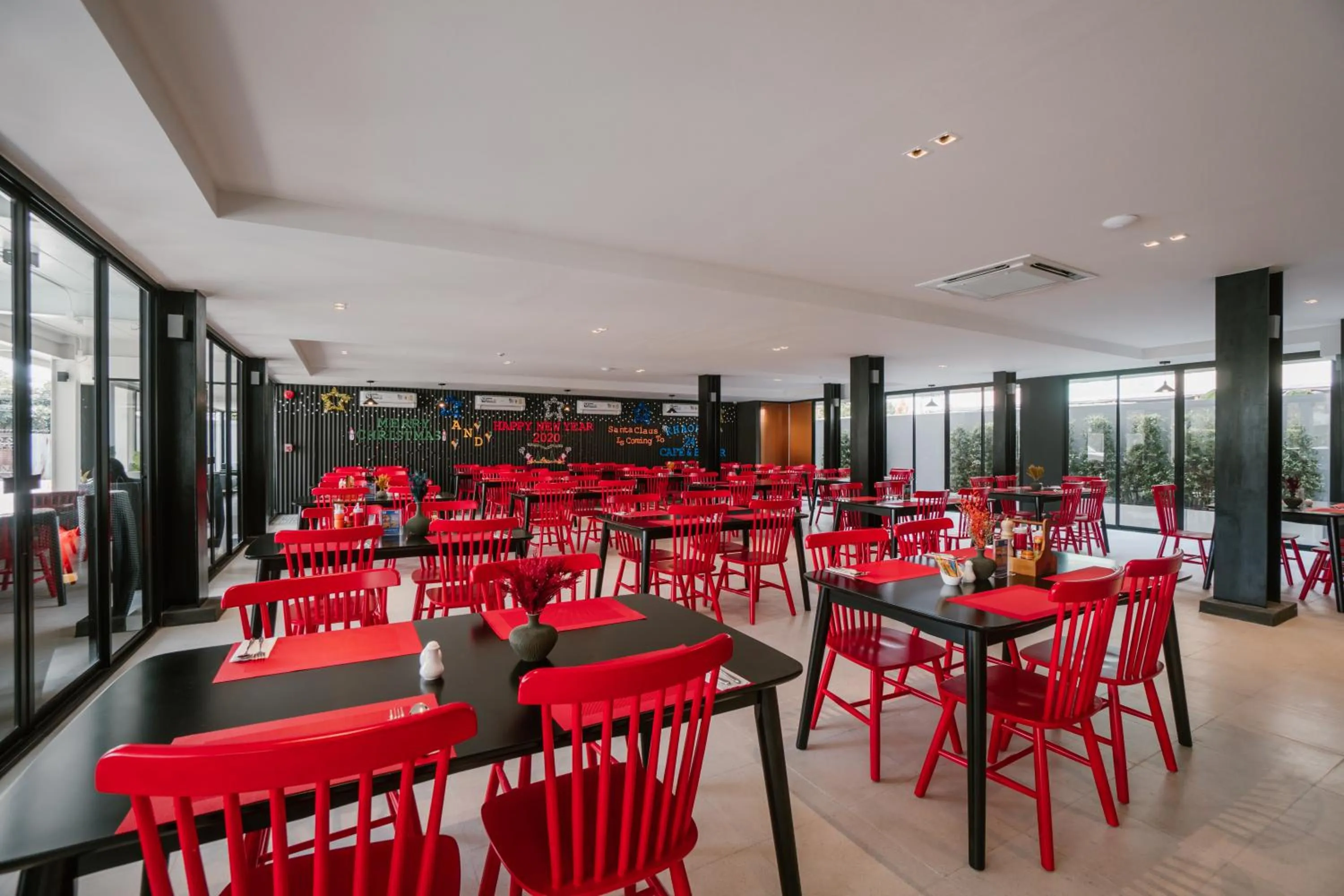 Restaurant/places to eat in The Iconic Hotel Don Mueang Airport